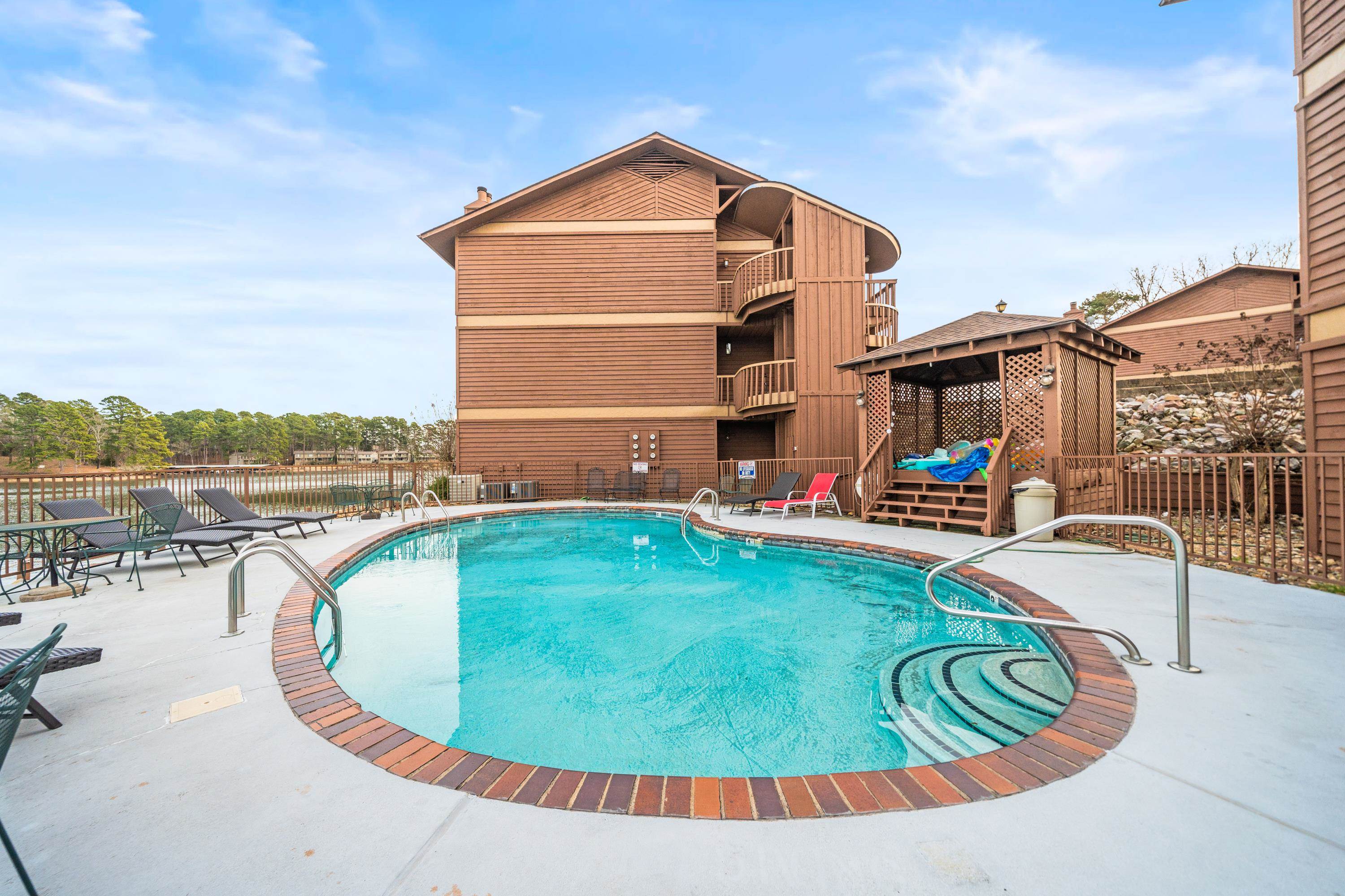 LAKE PORT HPR - Residential