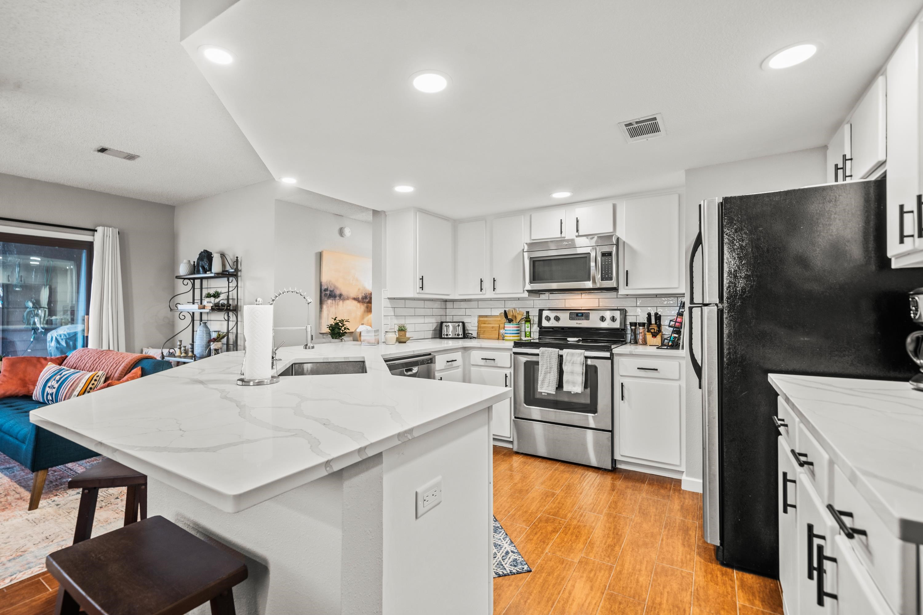 LAKE PORT HPR - Residential