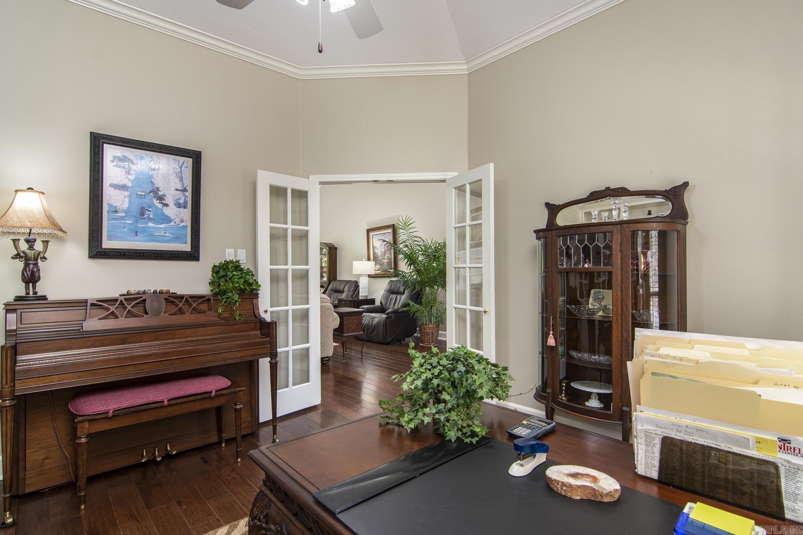 PALISADES HEIGHTS - Residential