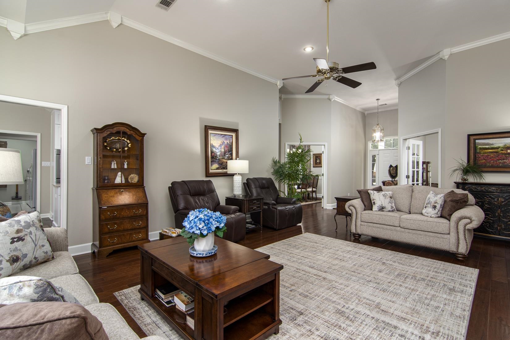 PALISADES HEIGHTS - Residential