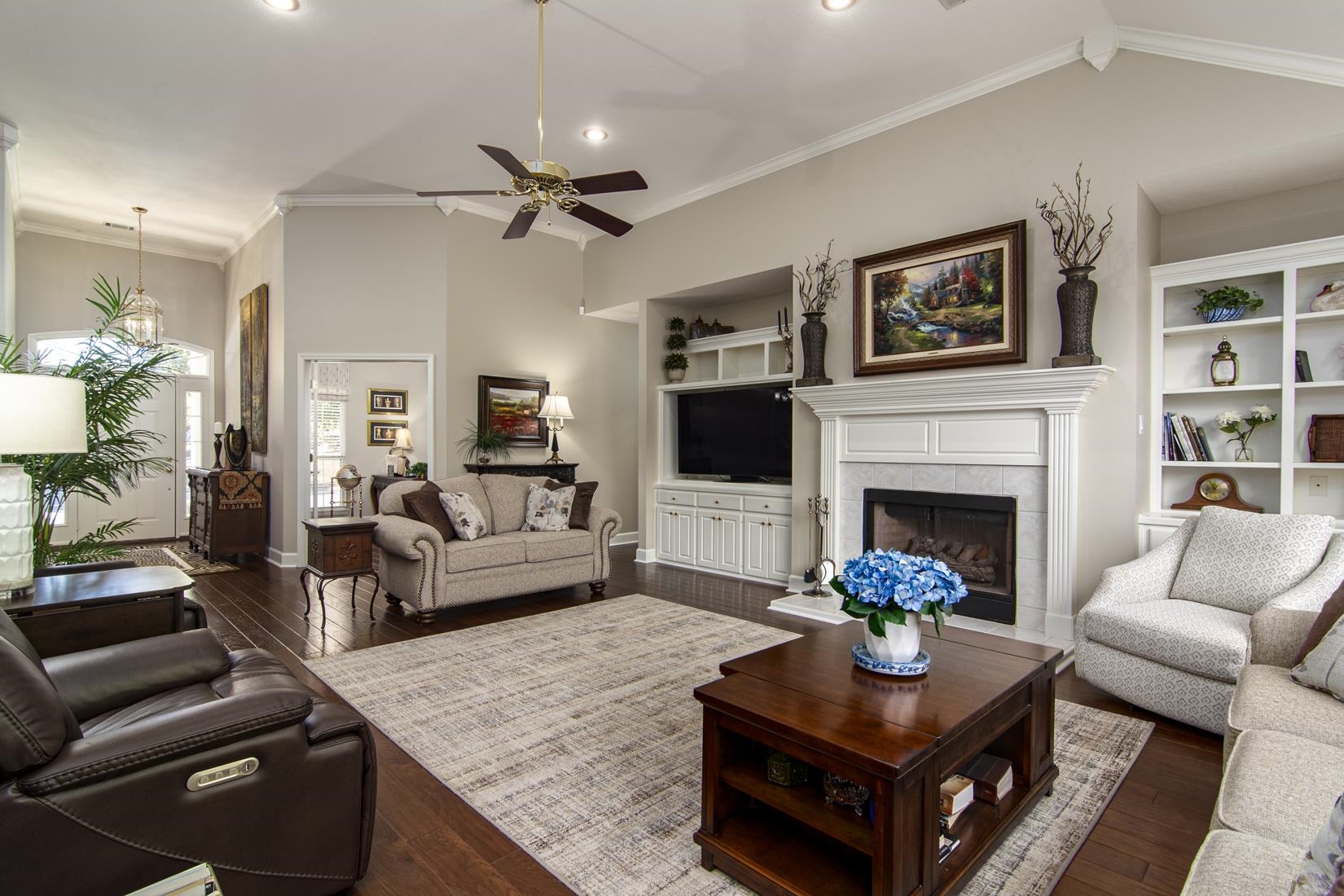 PALISADES HEIGHTS - Residential