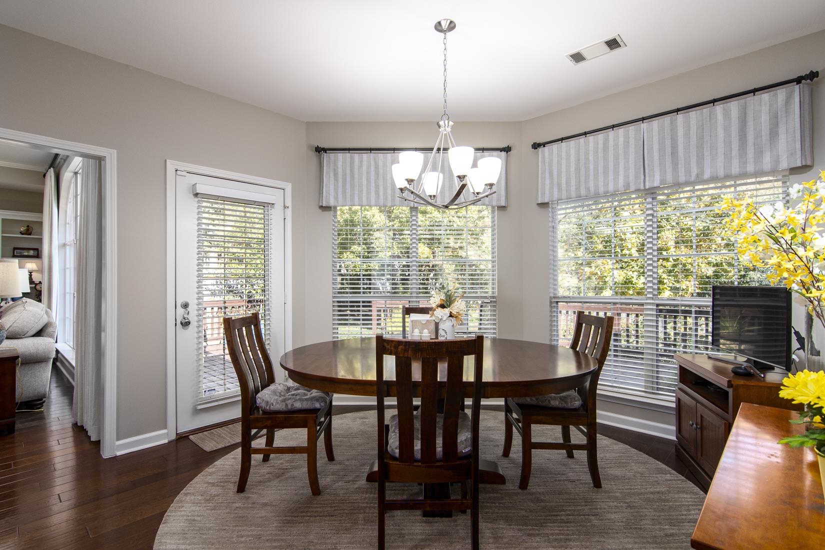 PALISADES HEIGHTS - Residential