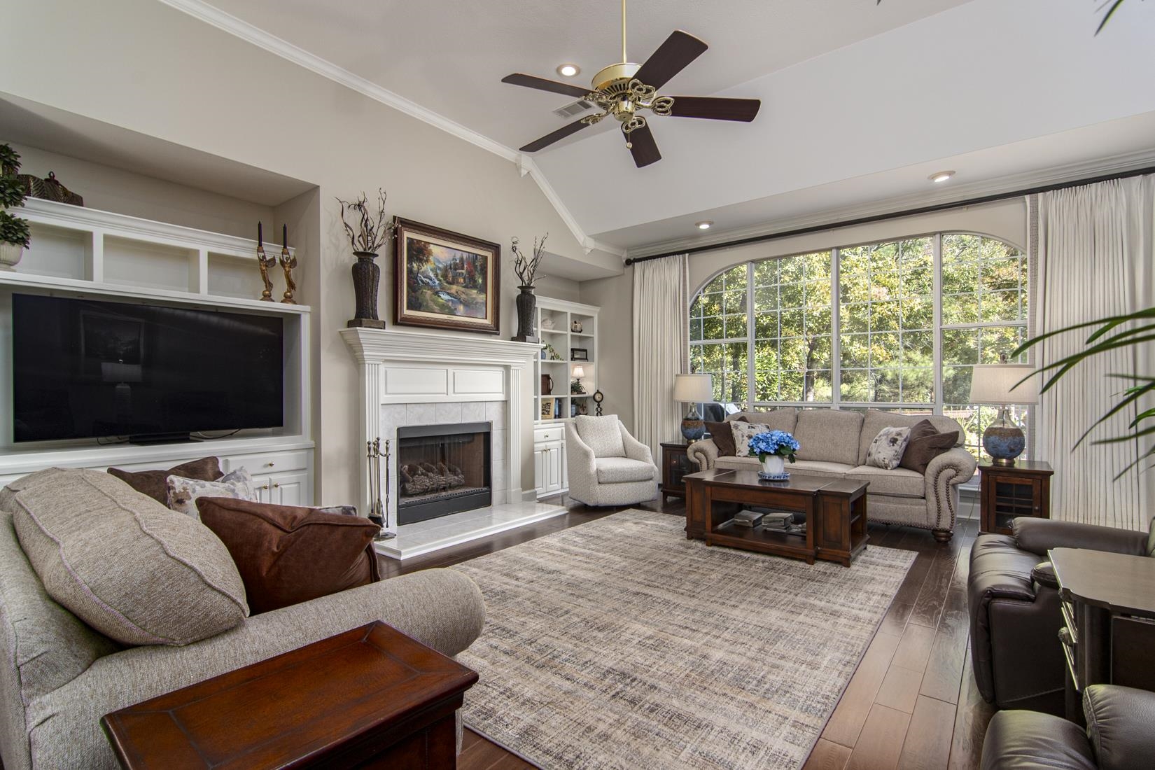 PALISADES HEIGHTS - Residential