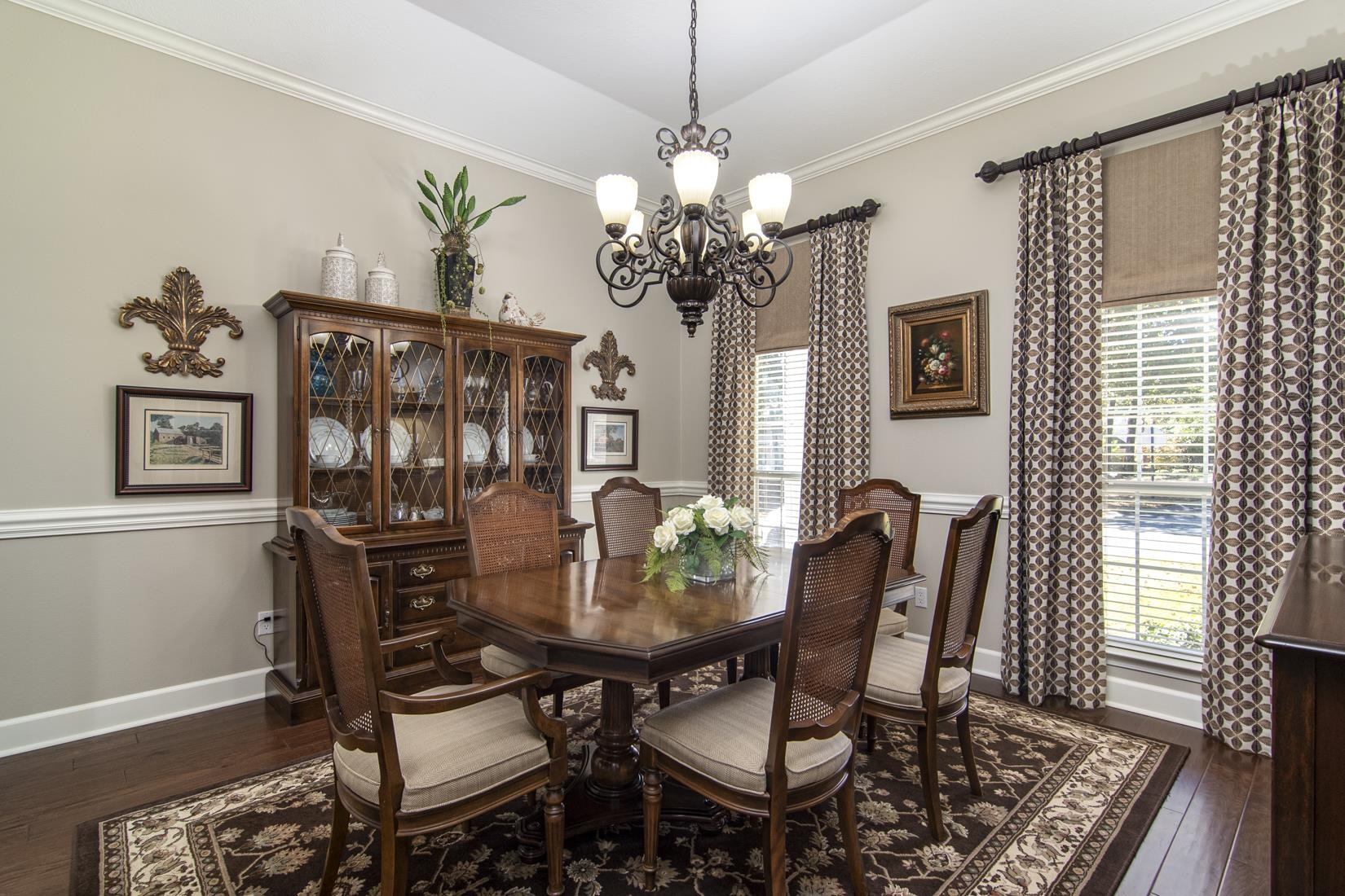 PALISADES HEIGHTS - Residential