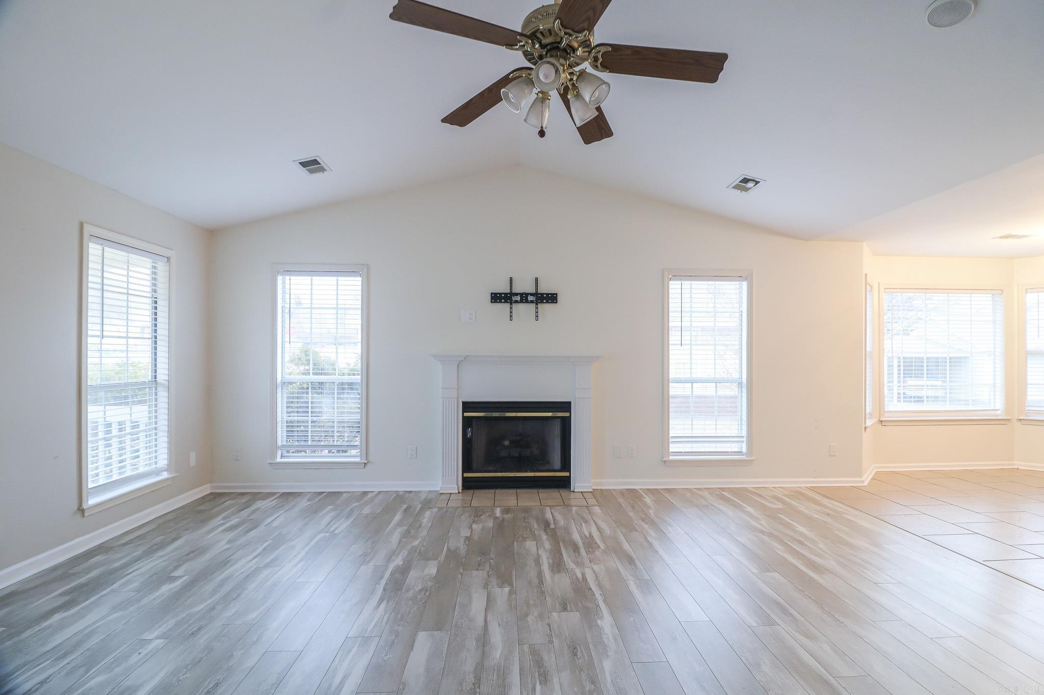 HUNTER'S - Residential