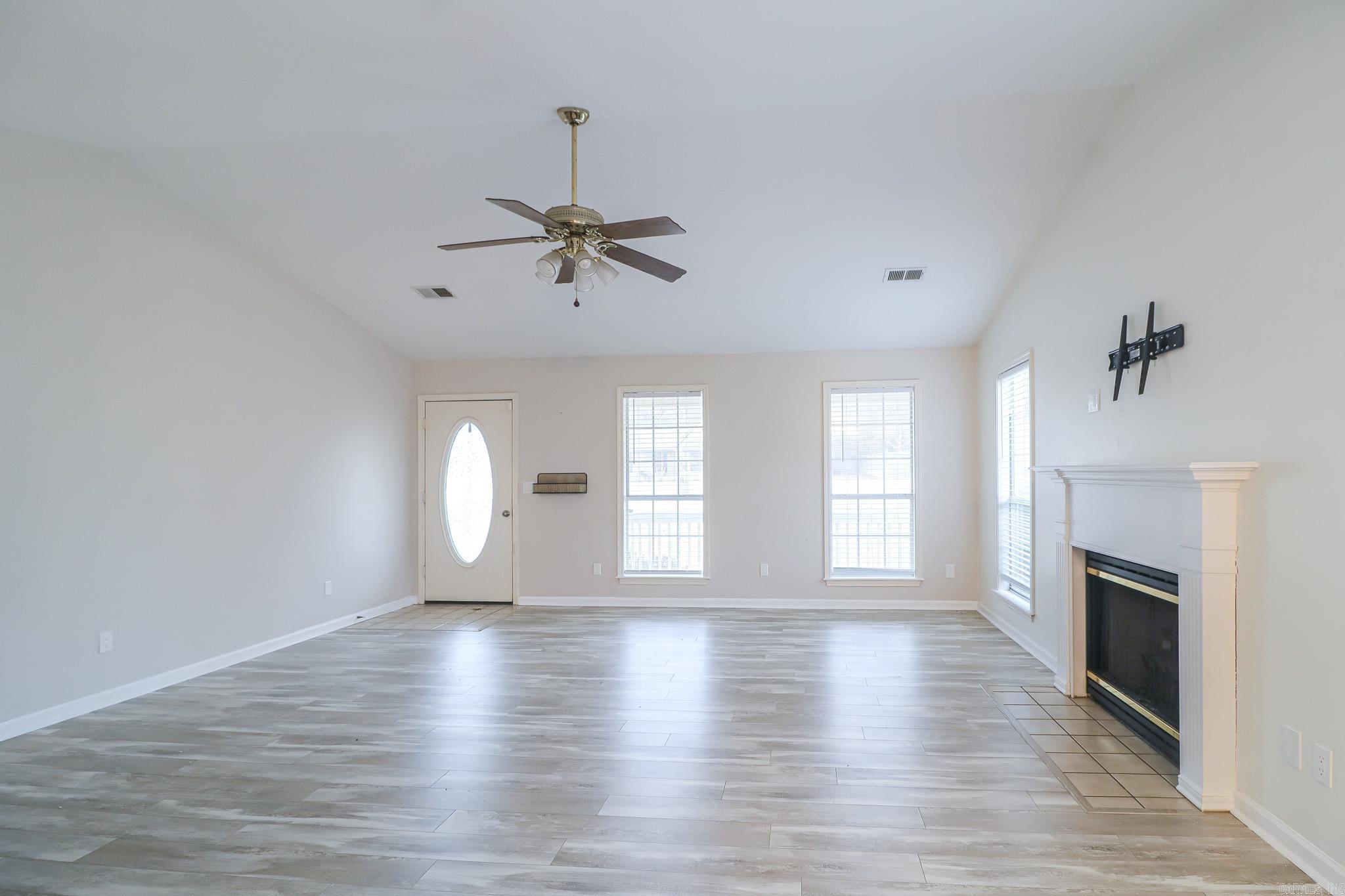 HUNTER'S - Residential