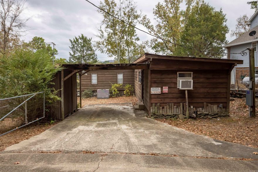 Check out this BEAUTIFUL waterfront property on Tepee Terrace in Hot Springs! With easy access to a boat ramp, well maintained inside and outside home, this property is a must see! Enjoy relaxation on the deck, soaking up fun on the water and more! This waterfront property could be great for short term rentals-no permit required! It is home move in ready! Perfect as a weekend getaway! SEE AGENT REMARKS......