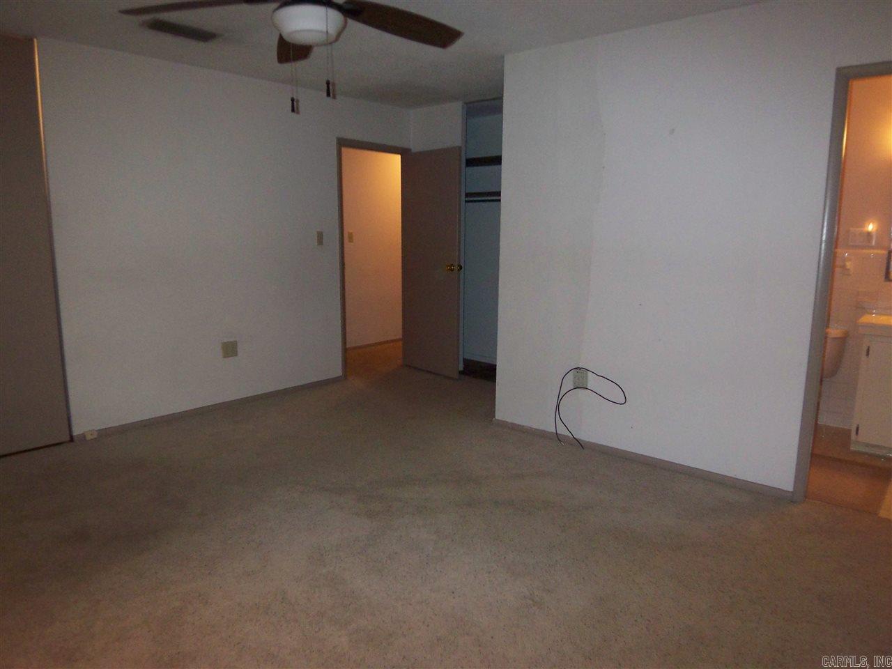 BEAUTIFUL LAKEVIEW - Residential