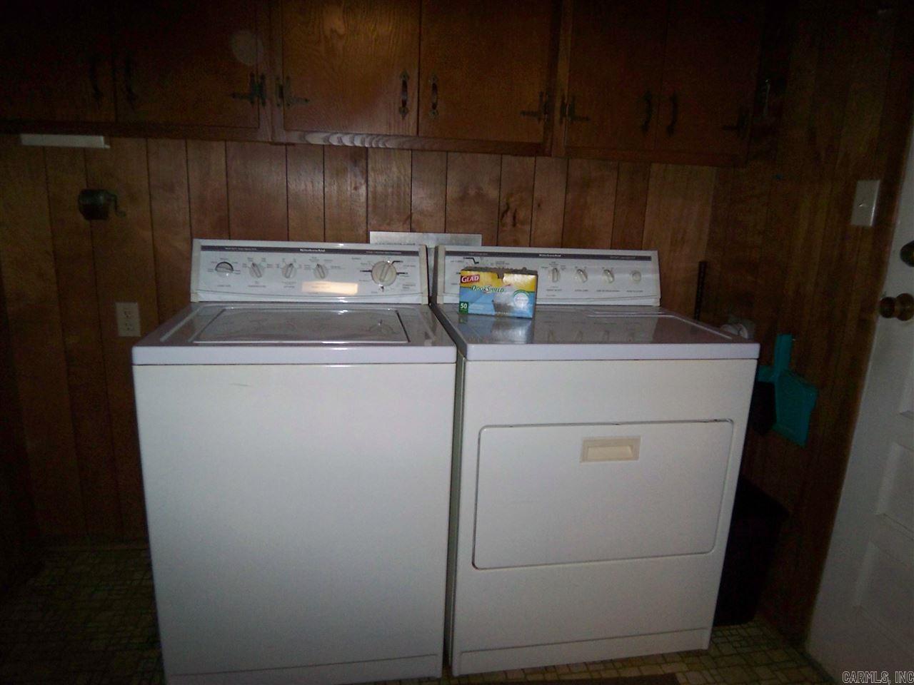 BEAUTIFUL LAKEVIEW - Residential