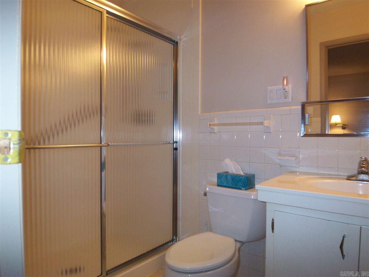 BEAUTIFUL LAKEVIEW - Residential