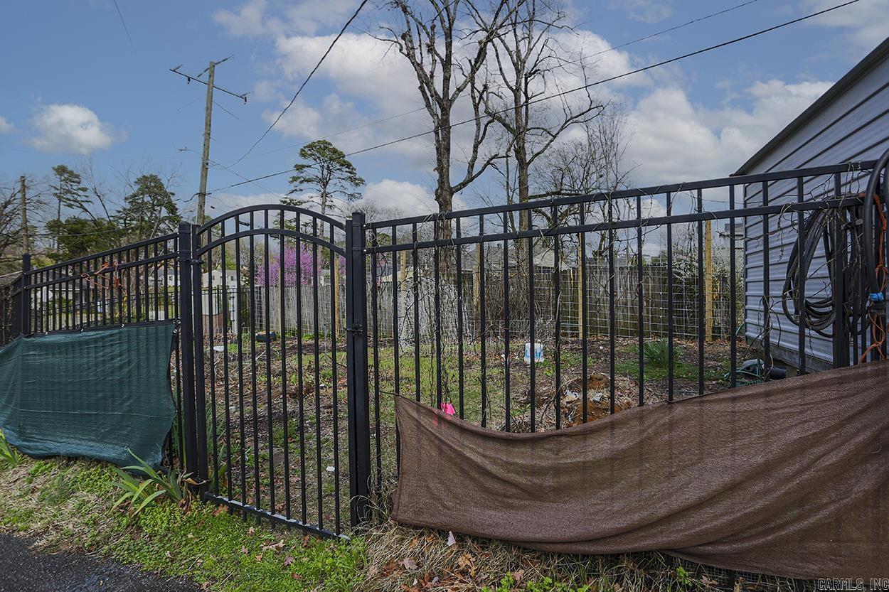 KINGWOOD PLACE - Residential