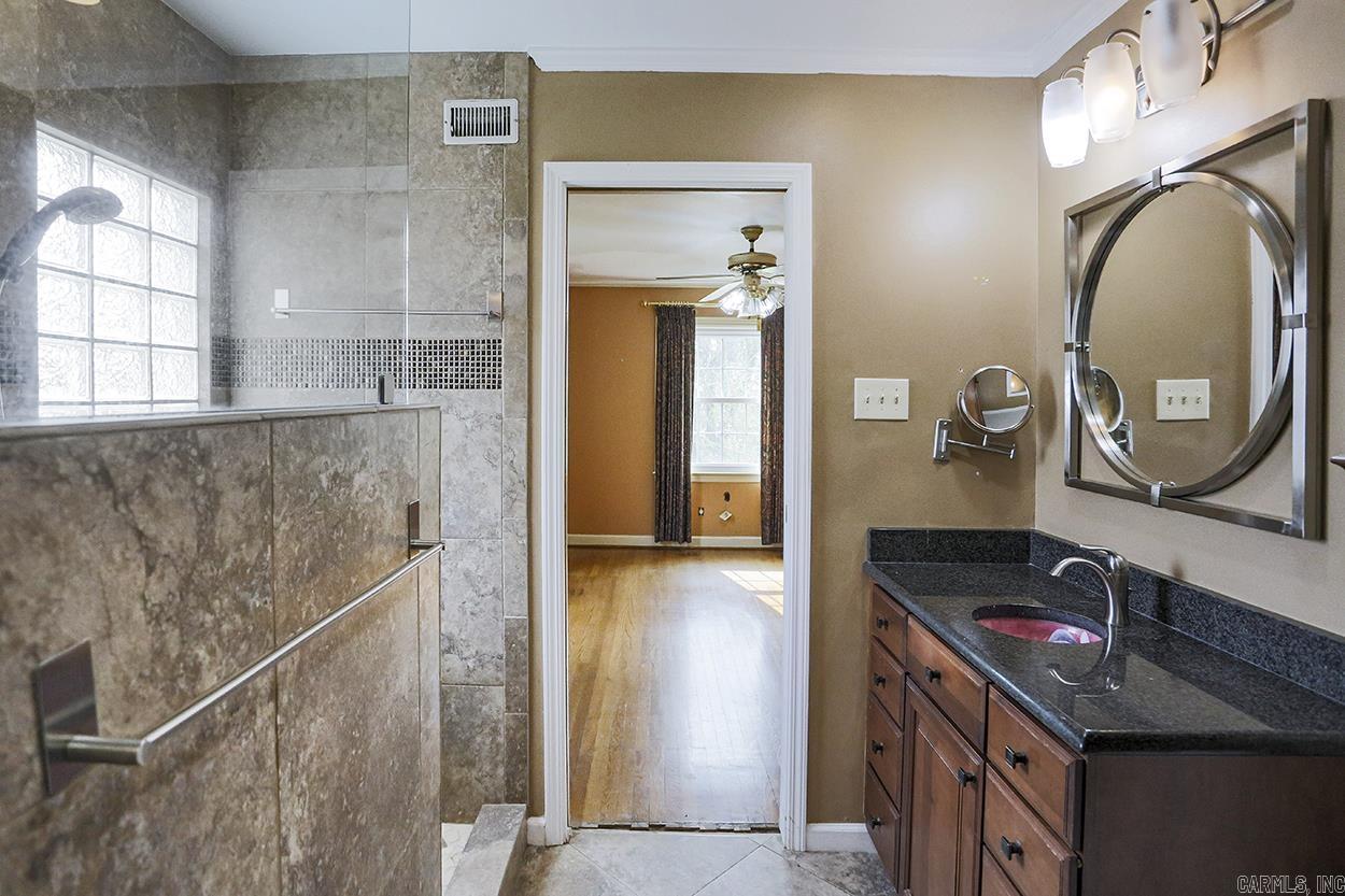 KINGWOOD PLACE - Residential