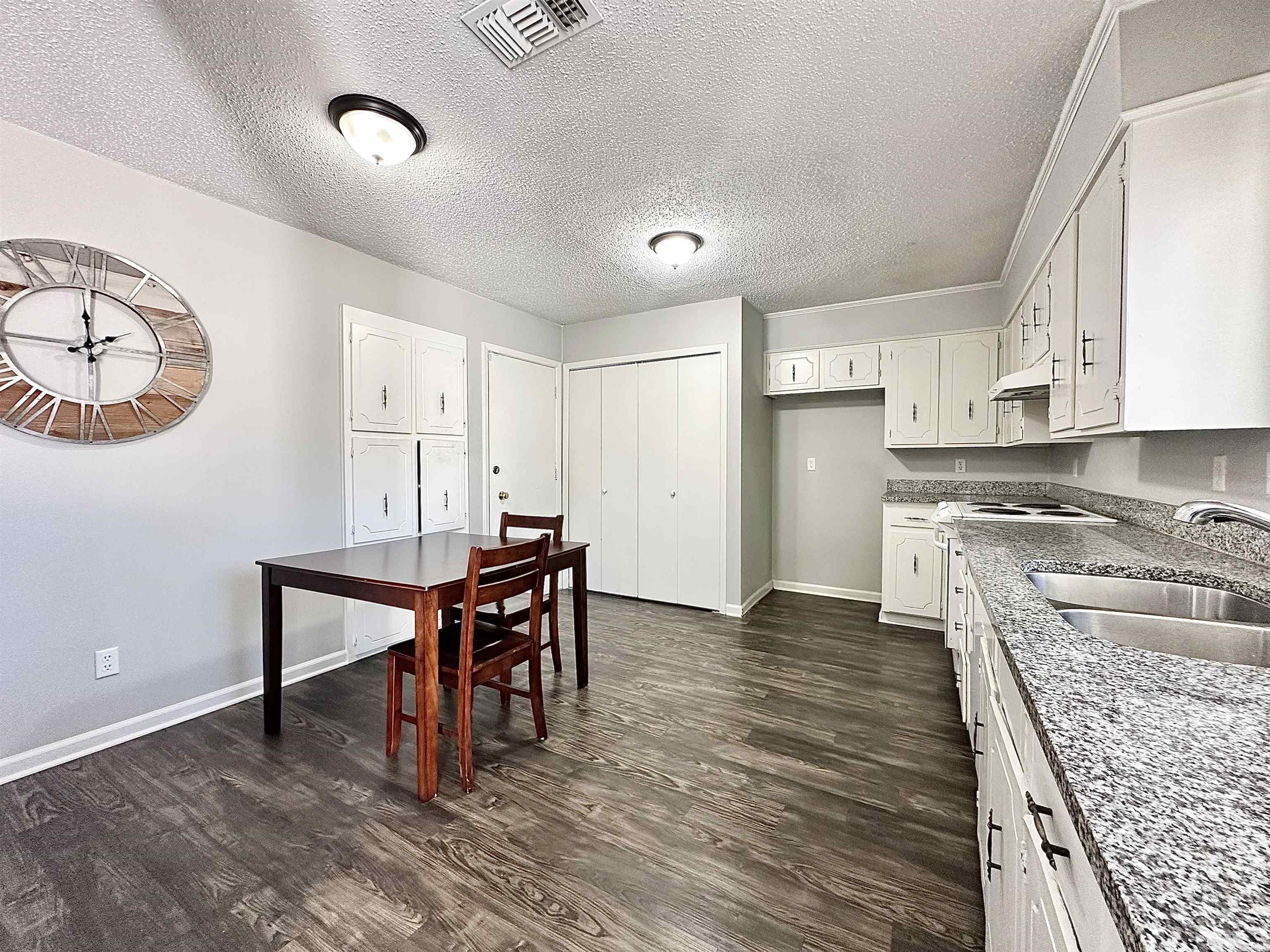 BROADMOOR NORTH - Residential