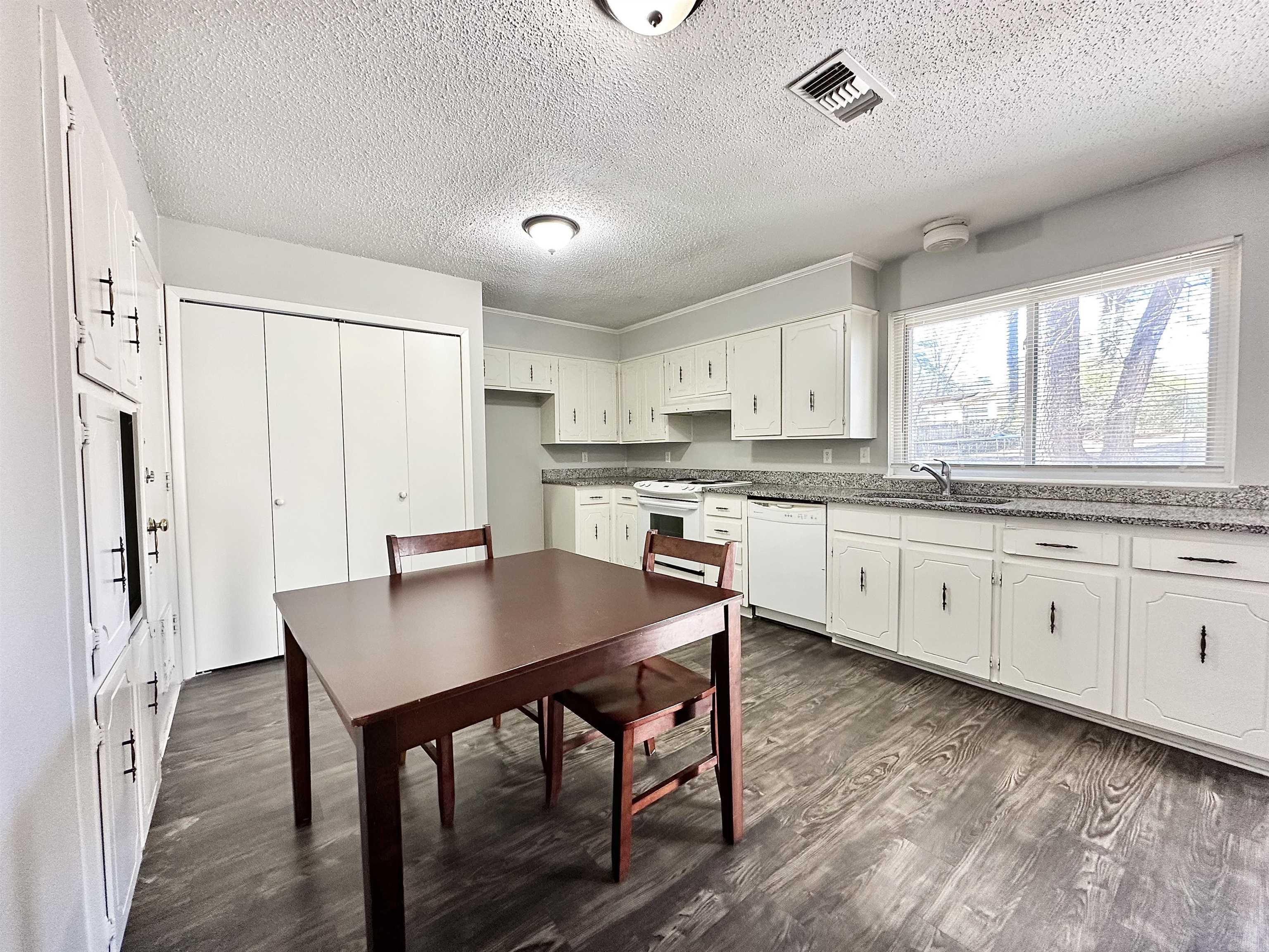 BROADMOOR NORTH - Residential