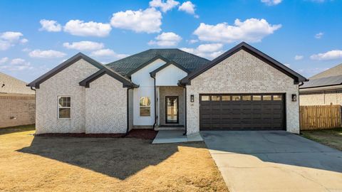 Photo of 14 Clover Ridge Drive Dr, Vilonia, AR 72173 (MLS # 26002008)