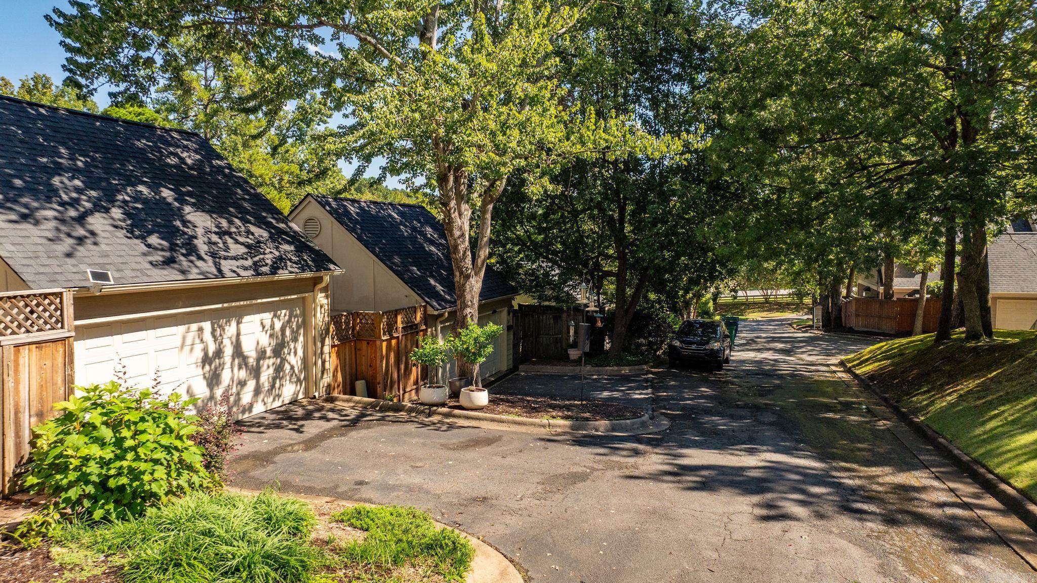 WINDSOR CT TOWNHOMES HPR - Residential