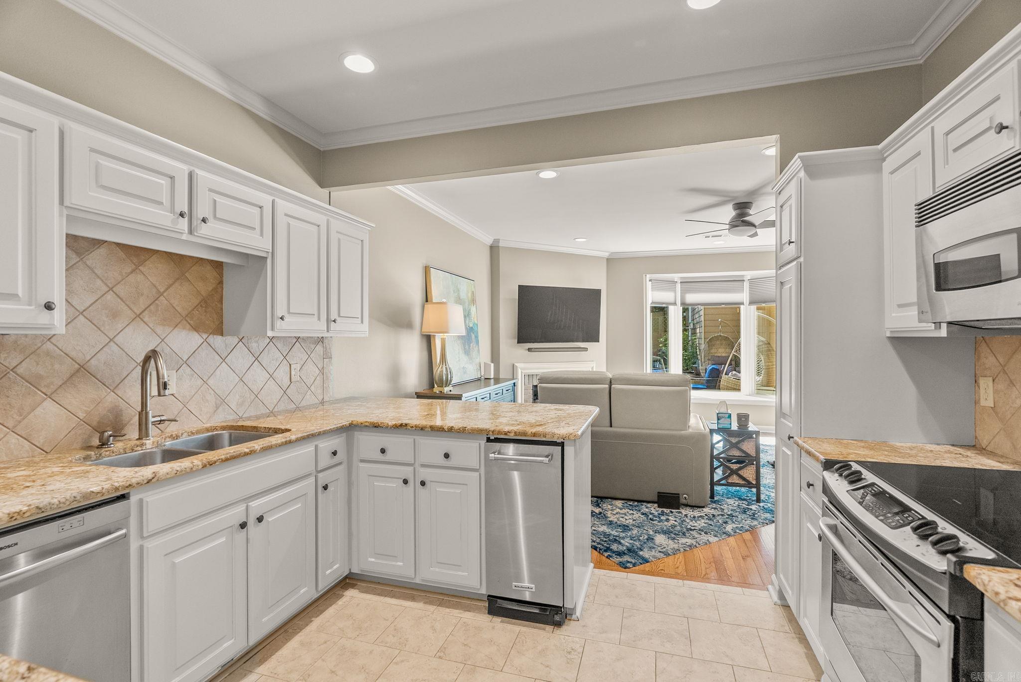 WINDSOR CT TOWNHOMES HPR - Residential