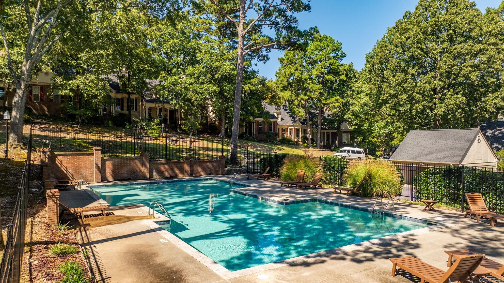 WINDSOR CT TOWNHOMES HPR - Residential