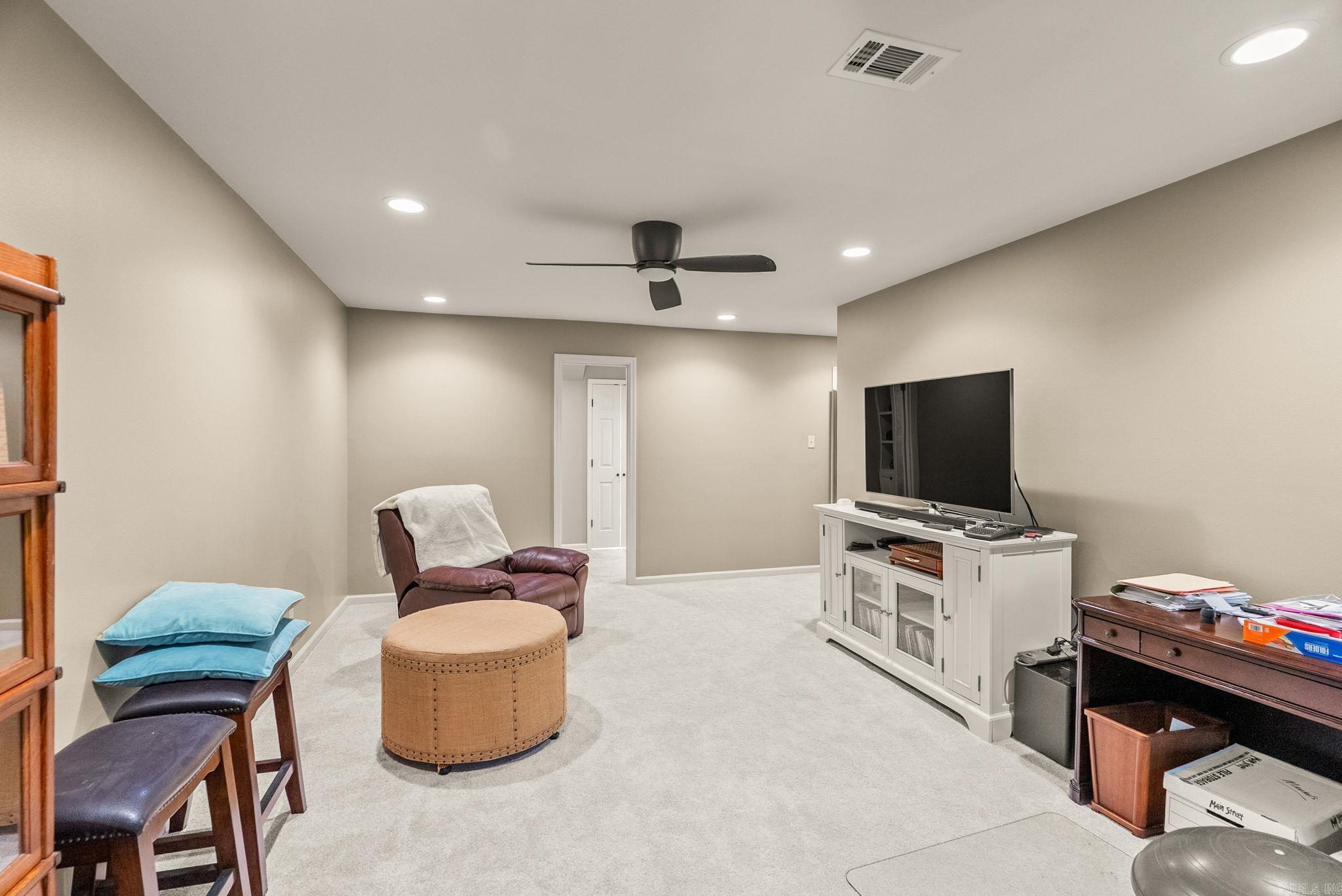 WINDSOR CT TOWNHOMES HPR - Residential