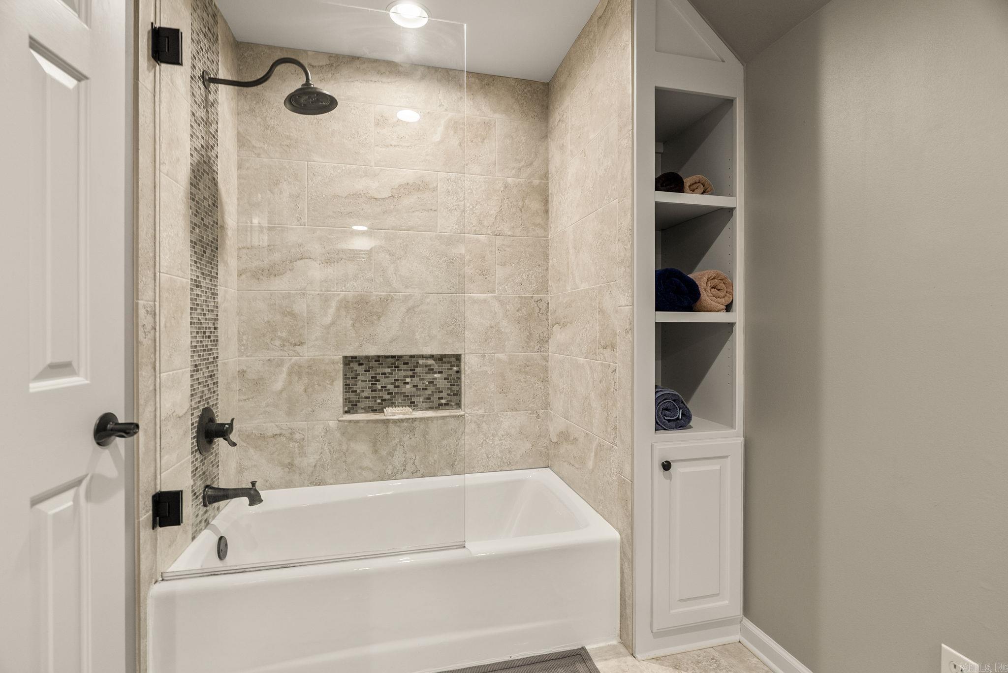 WINDSOR CT TOWNHOMES HPR - Residential