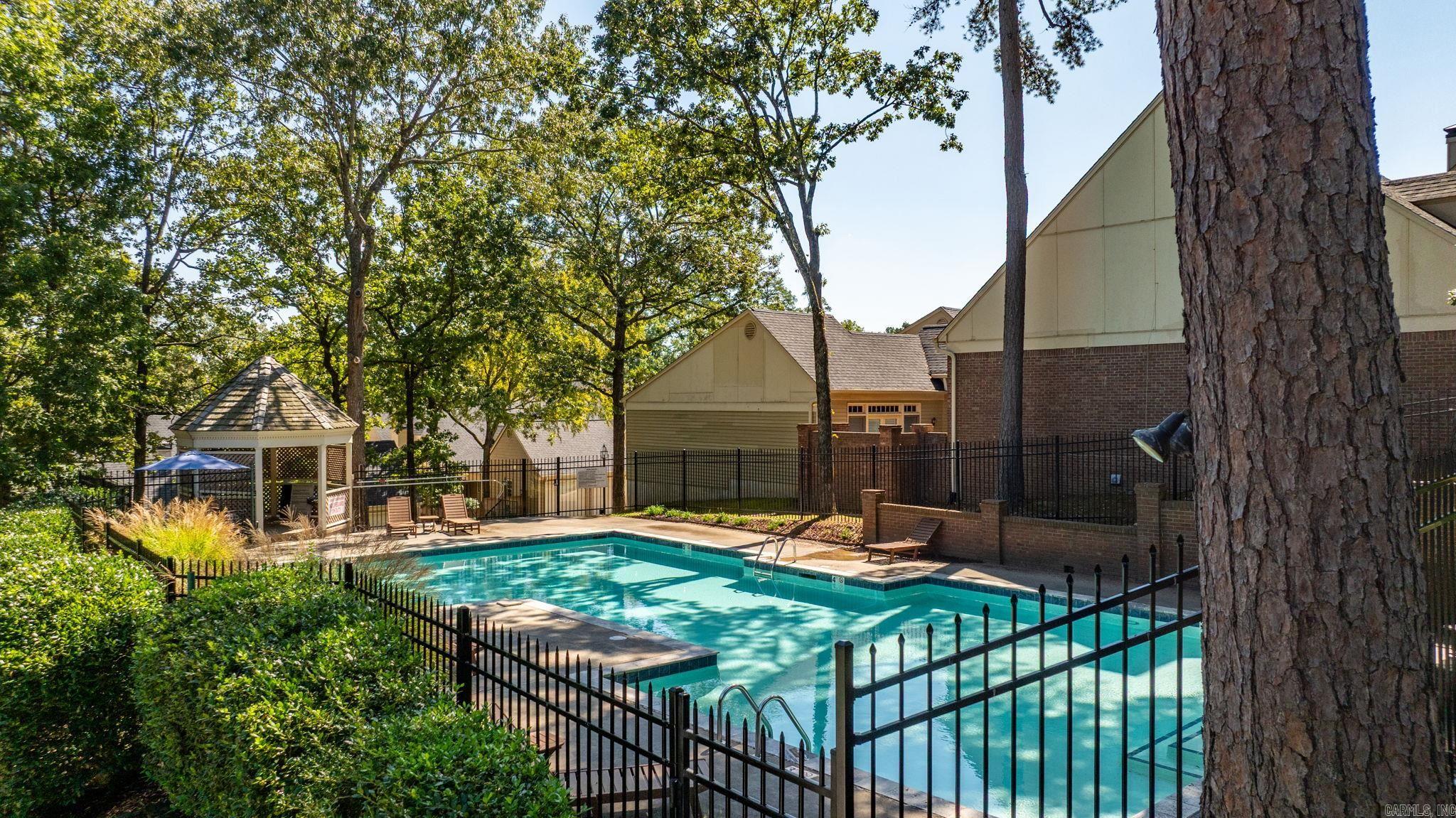 WINDSOR CT TOWNHOMES HPR - Residential