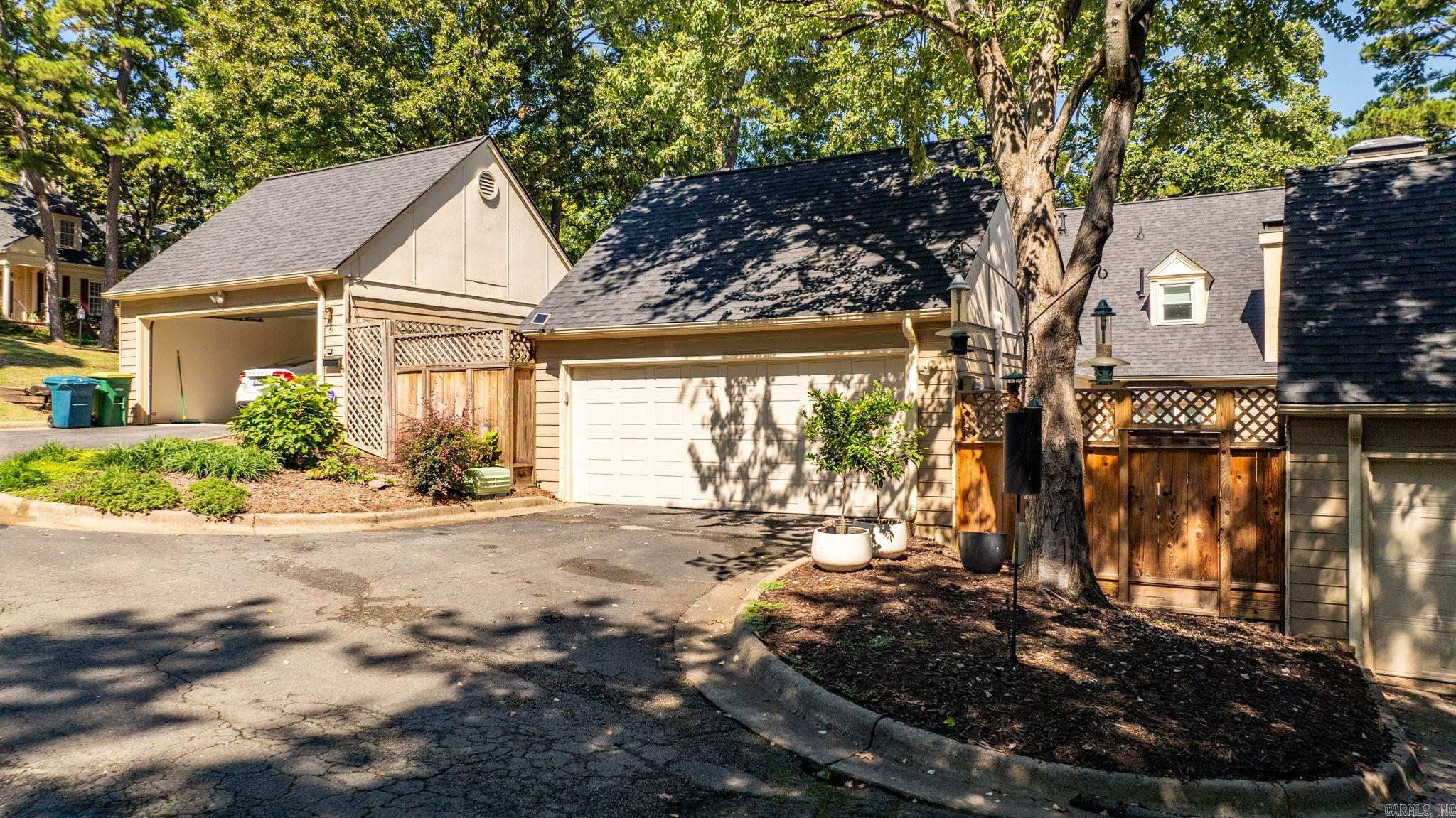 WINDSOR CT TOWNHOMES HPR - Residential
