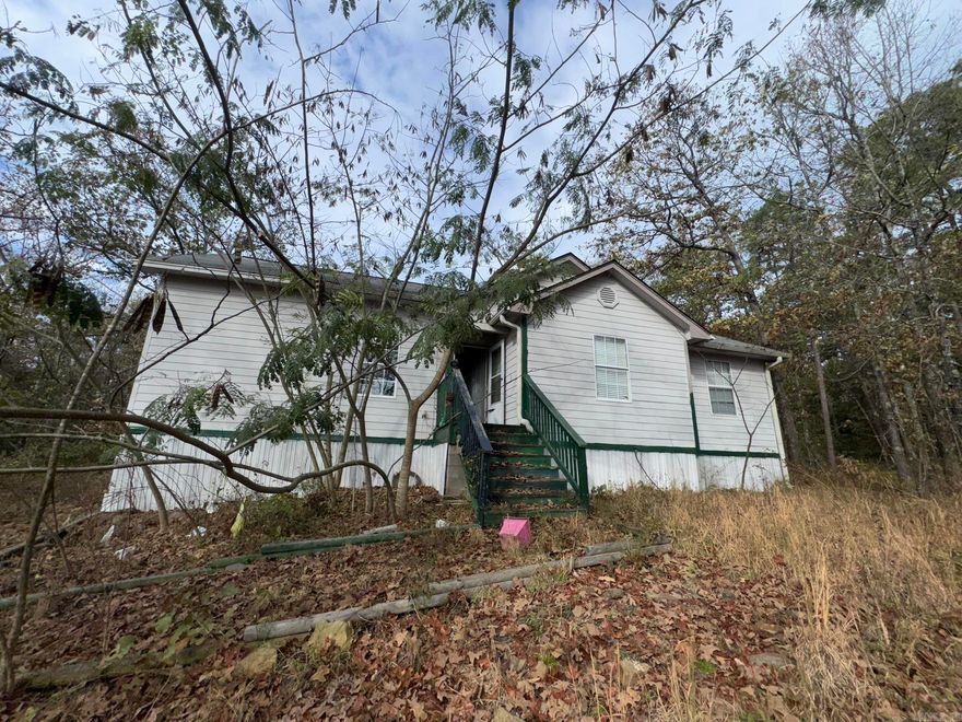 This property is now active in an online auction. All offers must be submitted through the property’s listing page on www.auction.com. The sale will be subject to a 5% buyer’s premium pursuant to the Auction Terms and Conditions (minimums may apply). All auction bids will be processed subject to seller approval. "The list price is not indicative of seller's final reserve amount. This property is part of an online bidding event; please visit Auction.com to place bids. Inspections of this property and contact with occupants are strictly prohibited. Property is sold "as is" and no for sale sign allowed."