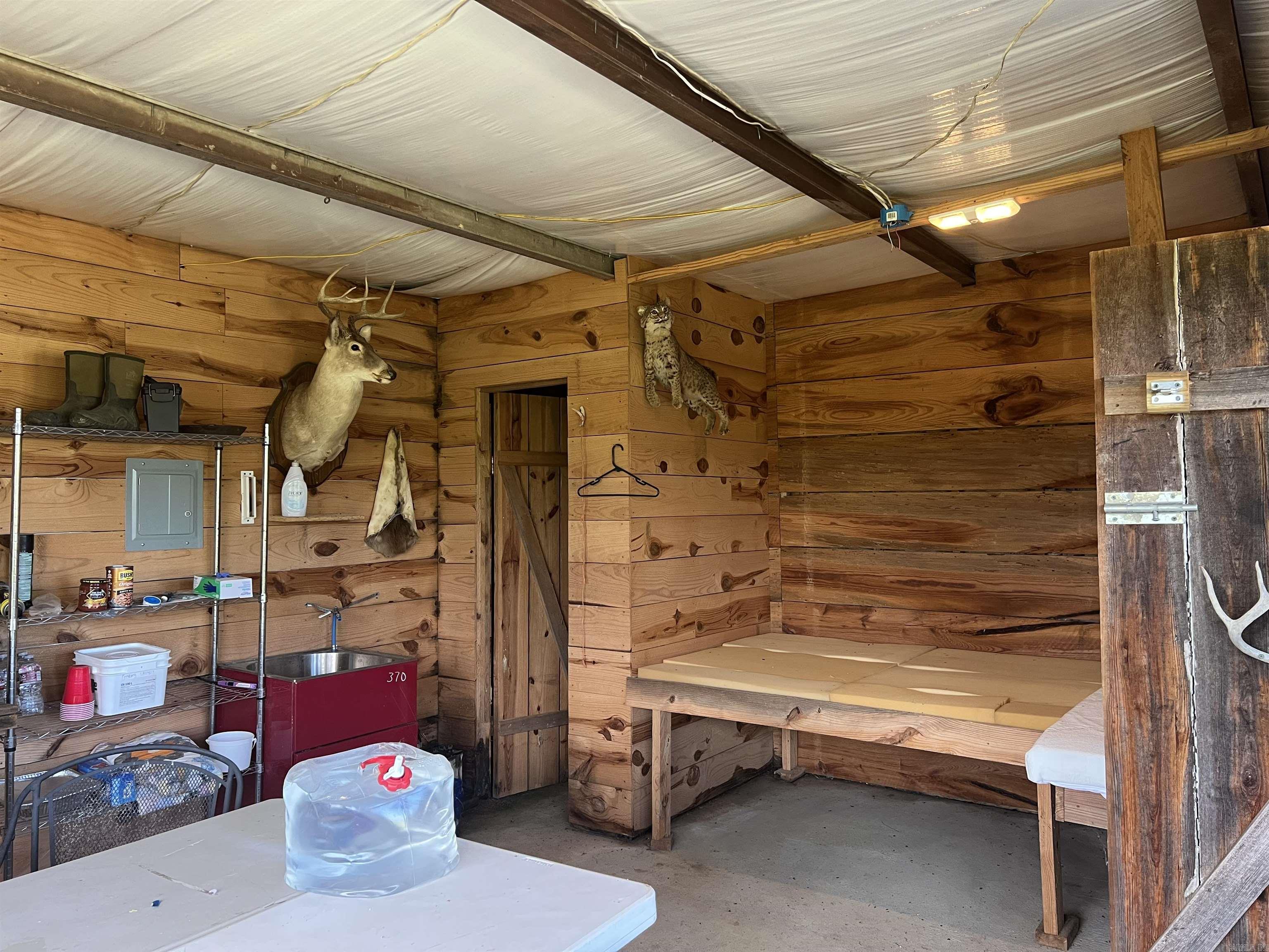 Metes & Bounds - Land