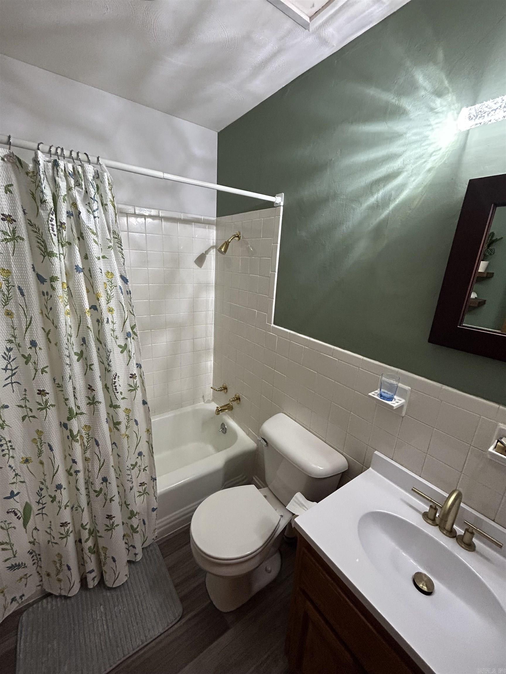 Dakota Second - Residential