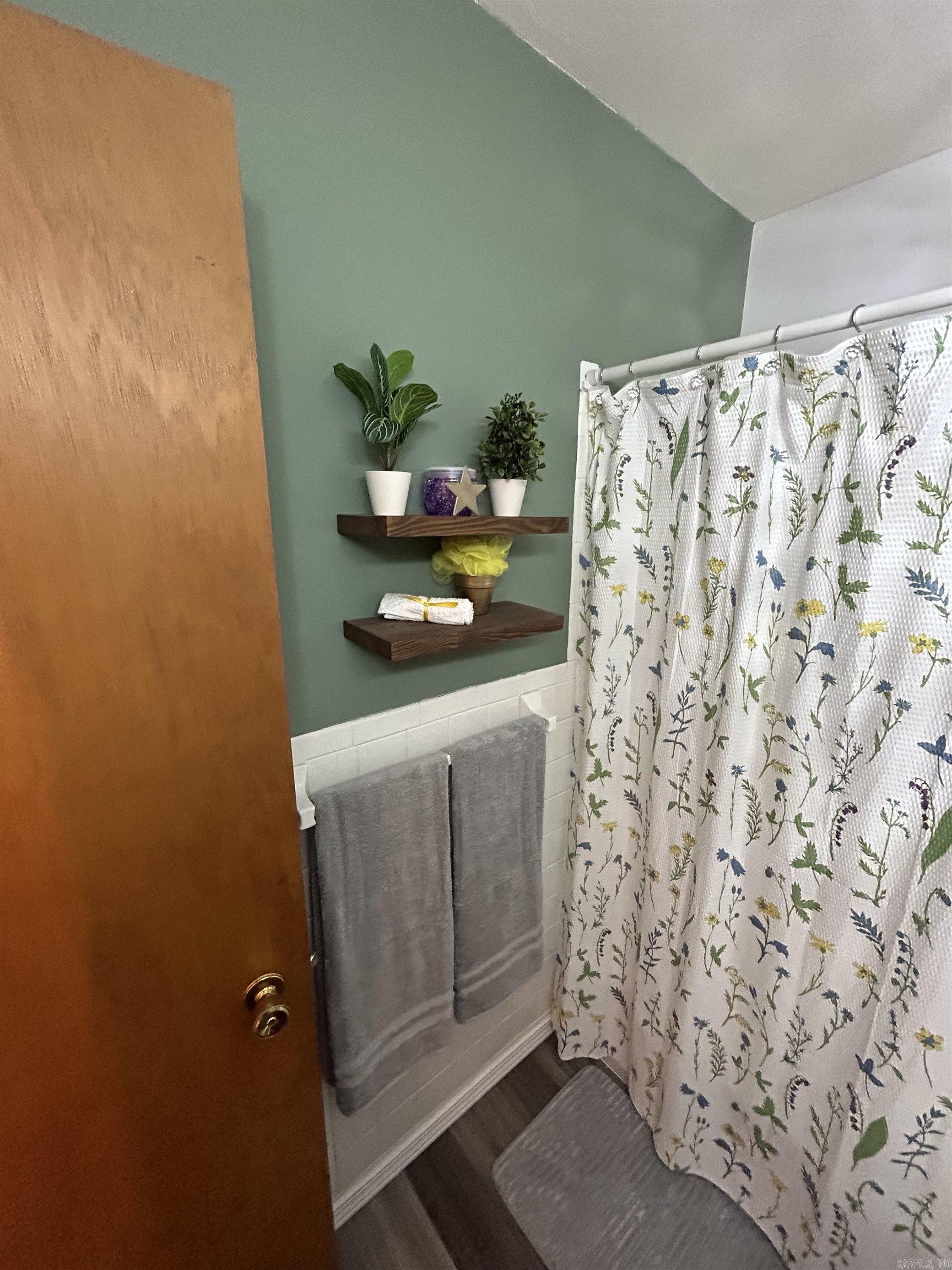 Dakota Second - Residential