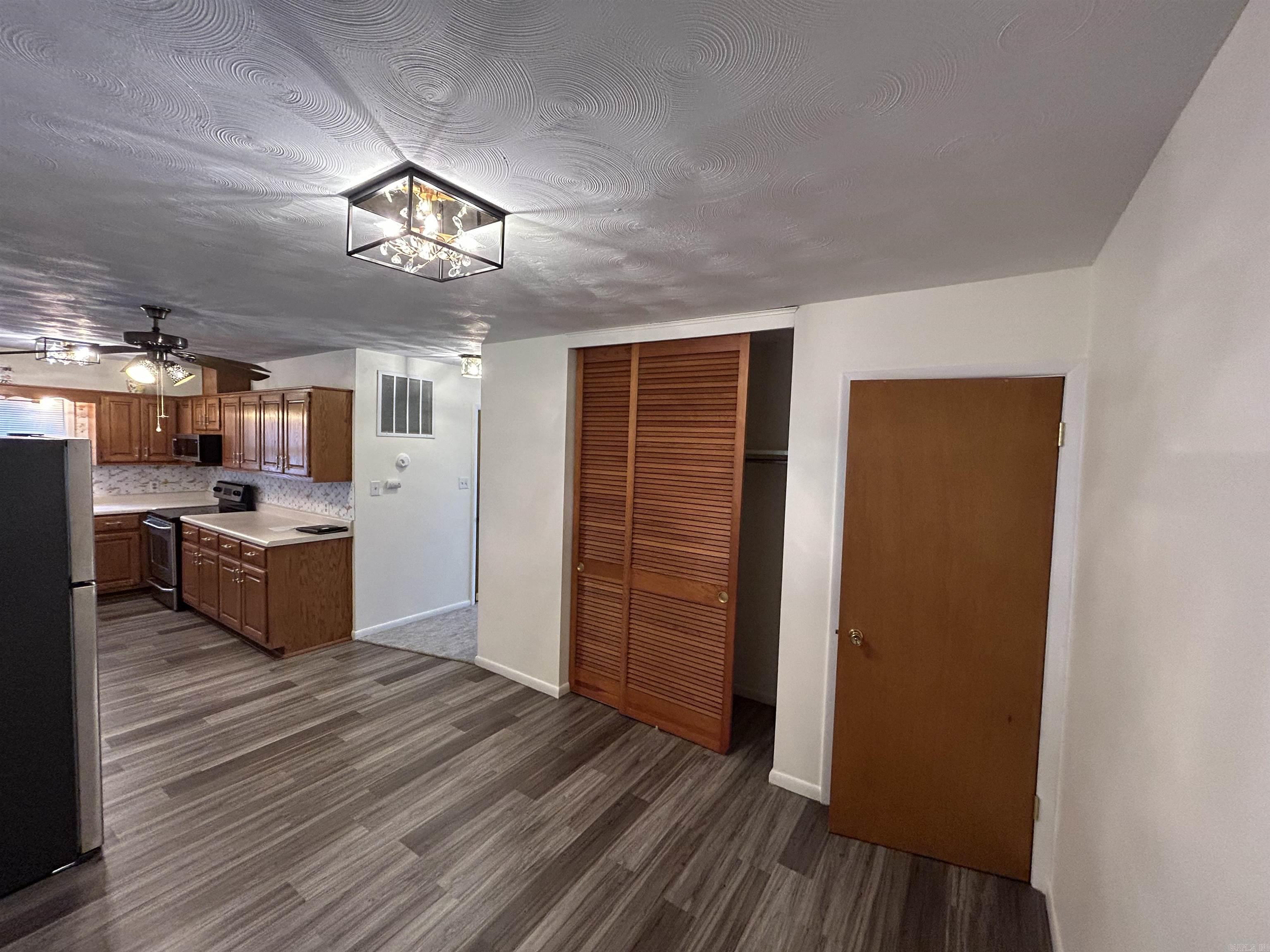 Dakota Second - Residential