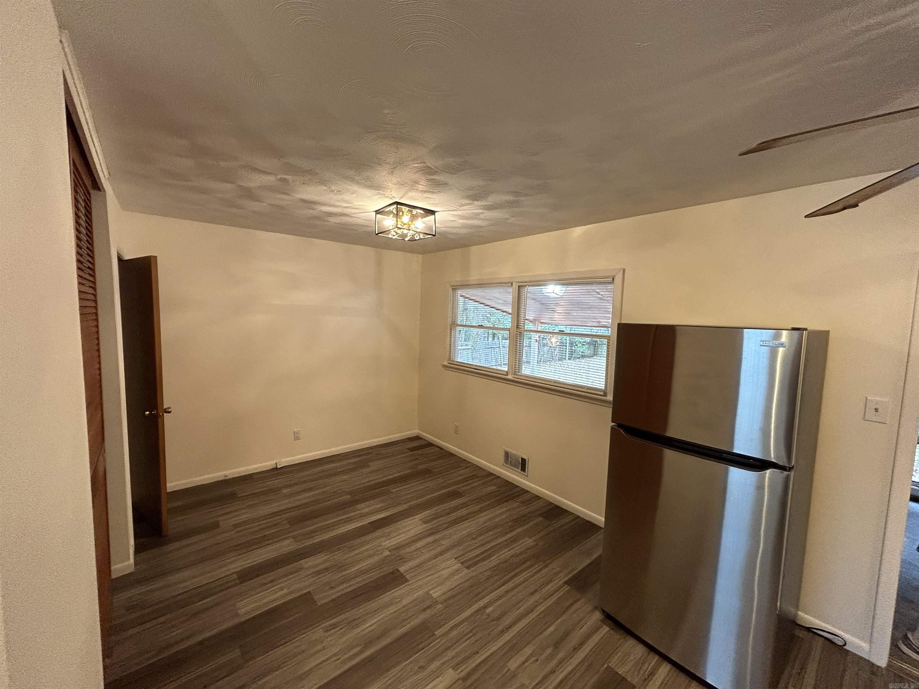 Dakota Second - Residential