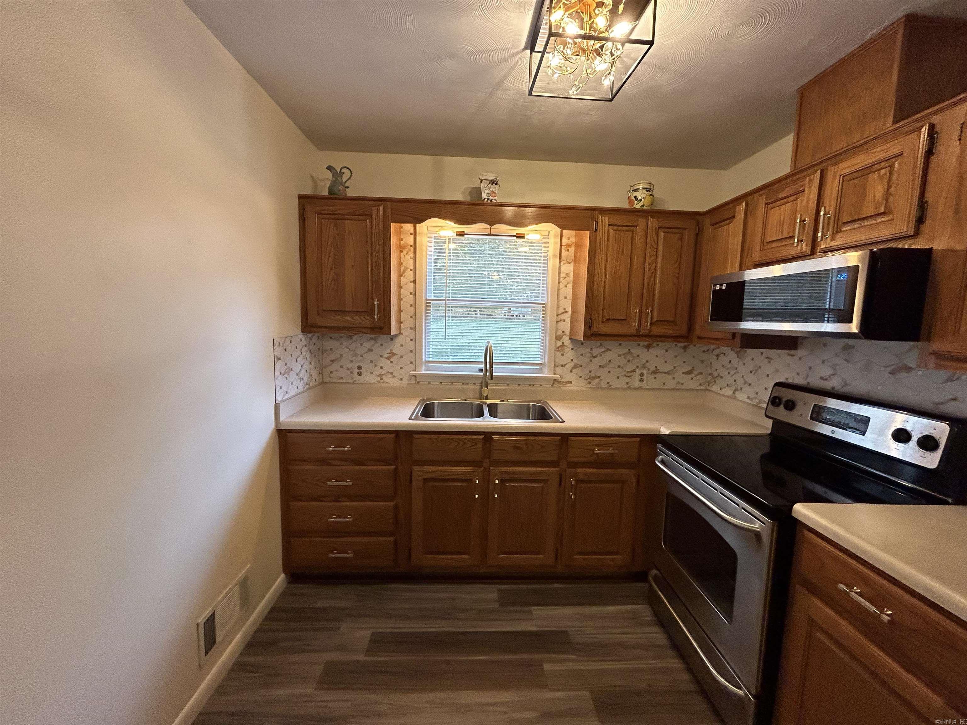 Dakota Second - Residential