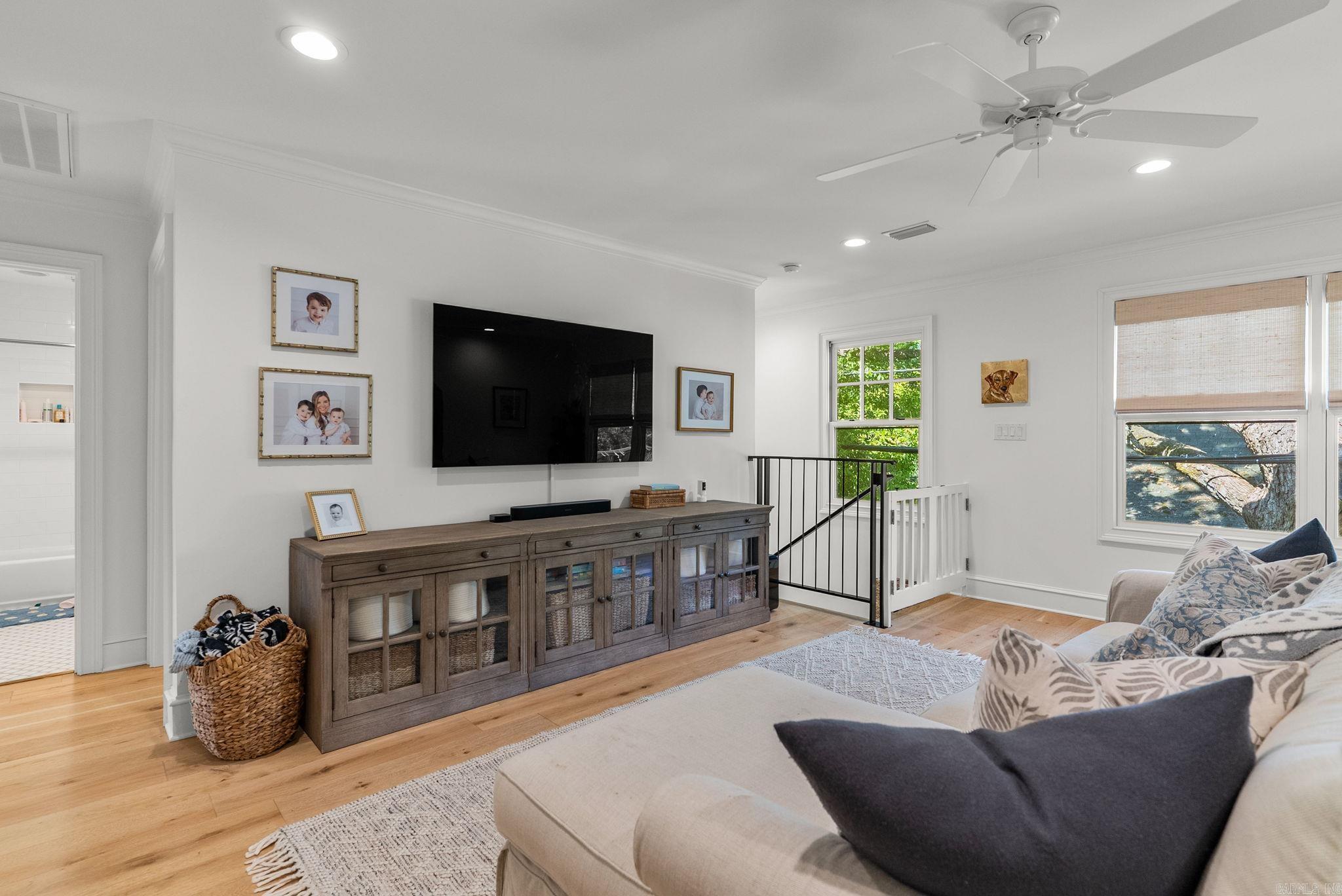 NEWTONS - Residential
