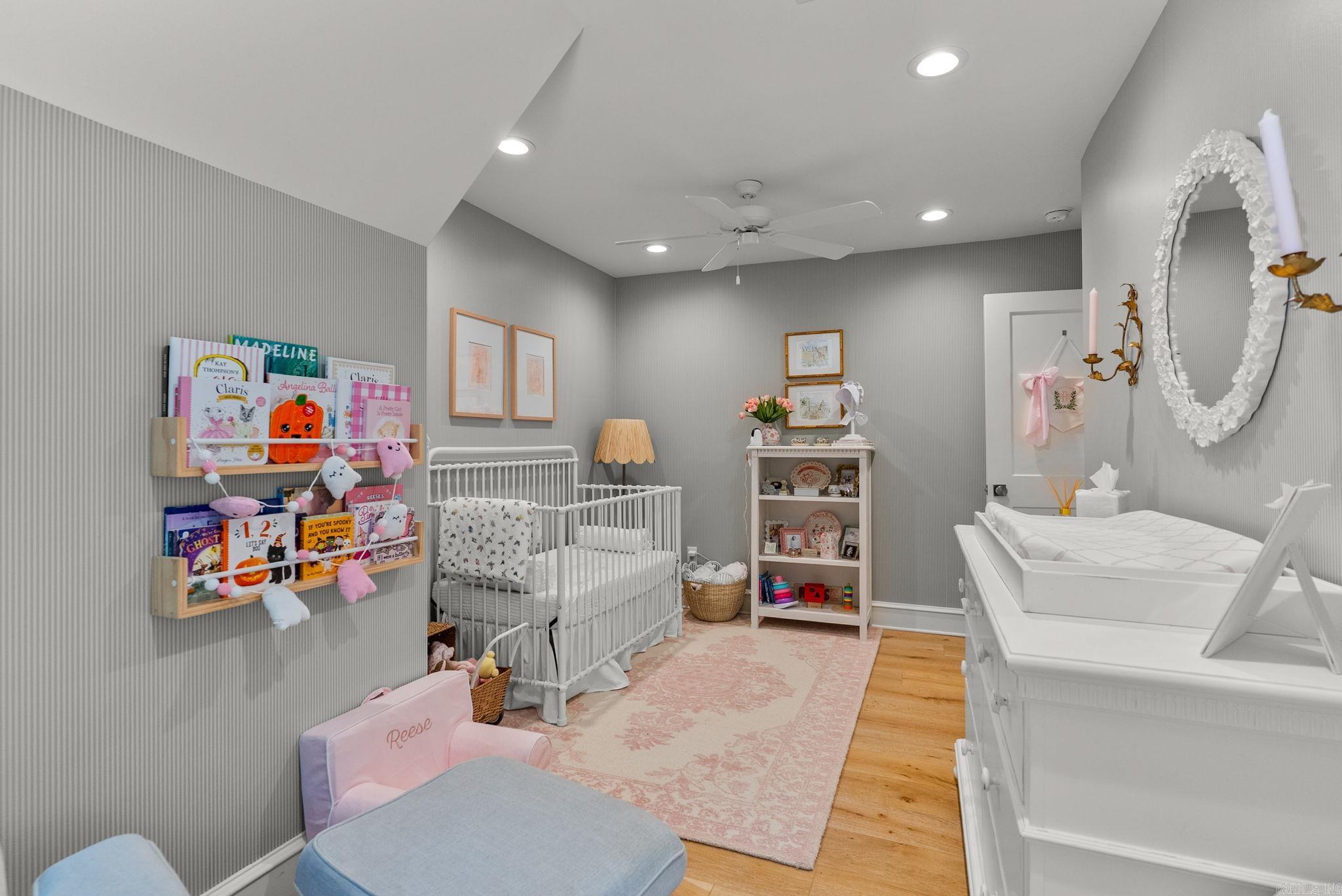 NEWTONS - Residential