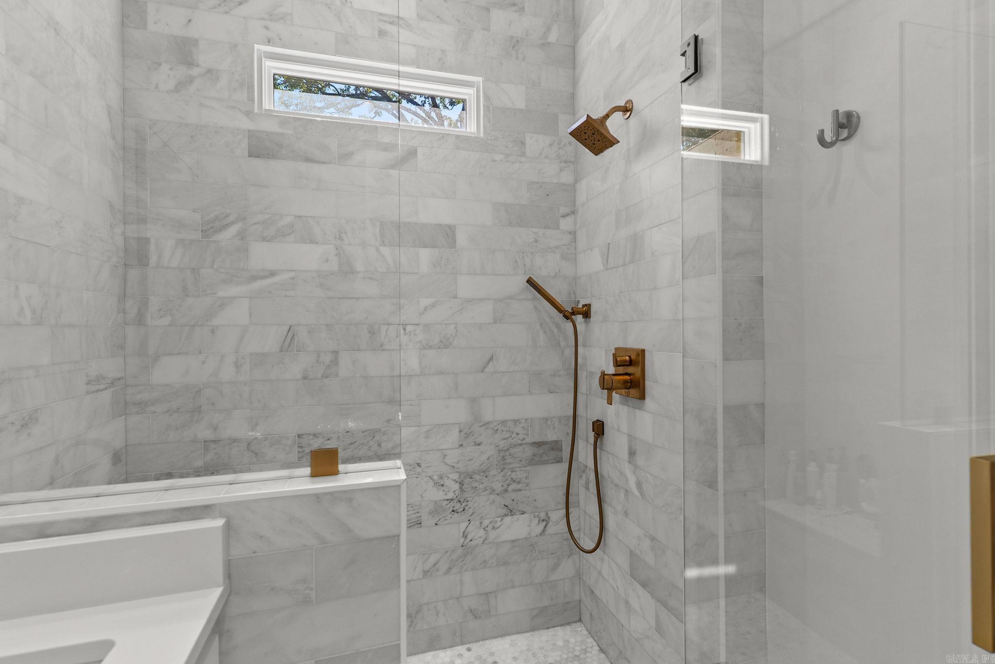 NEWTONS - Residential