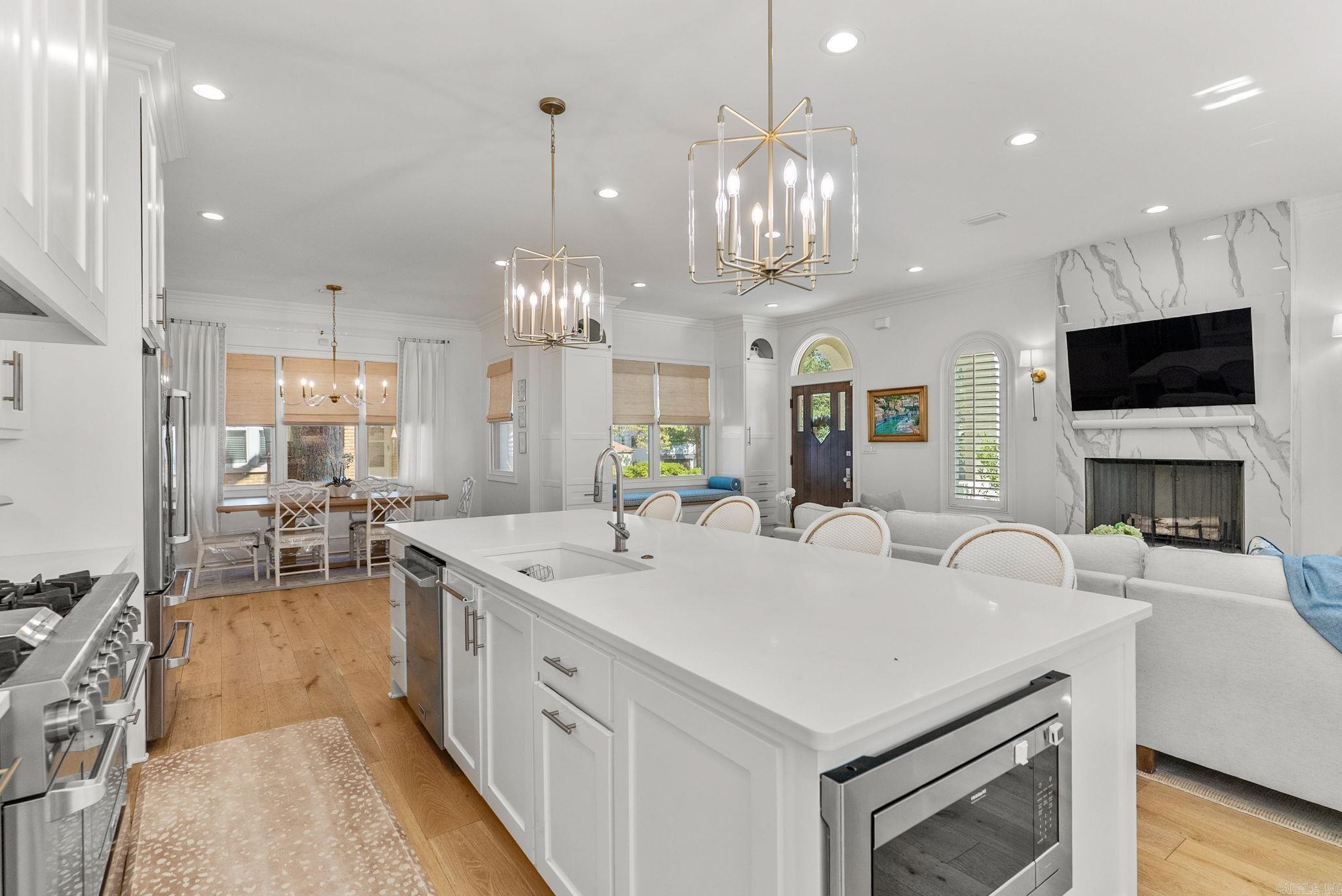 NEWTONS - Residential