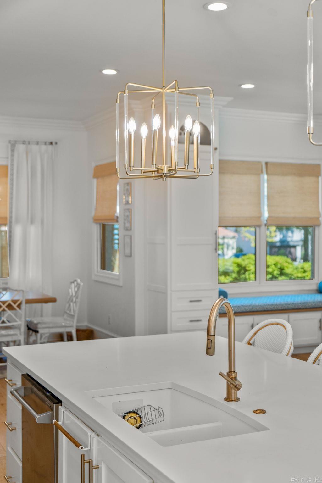 NEWTONS - Residential