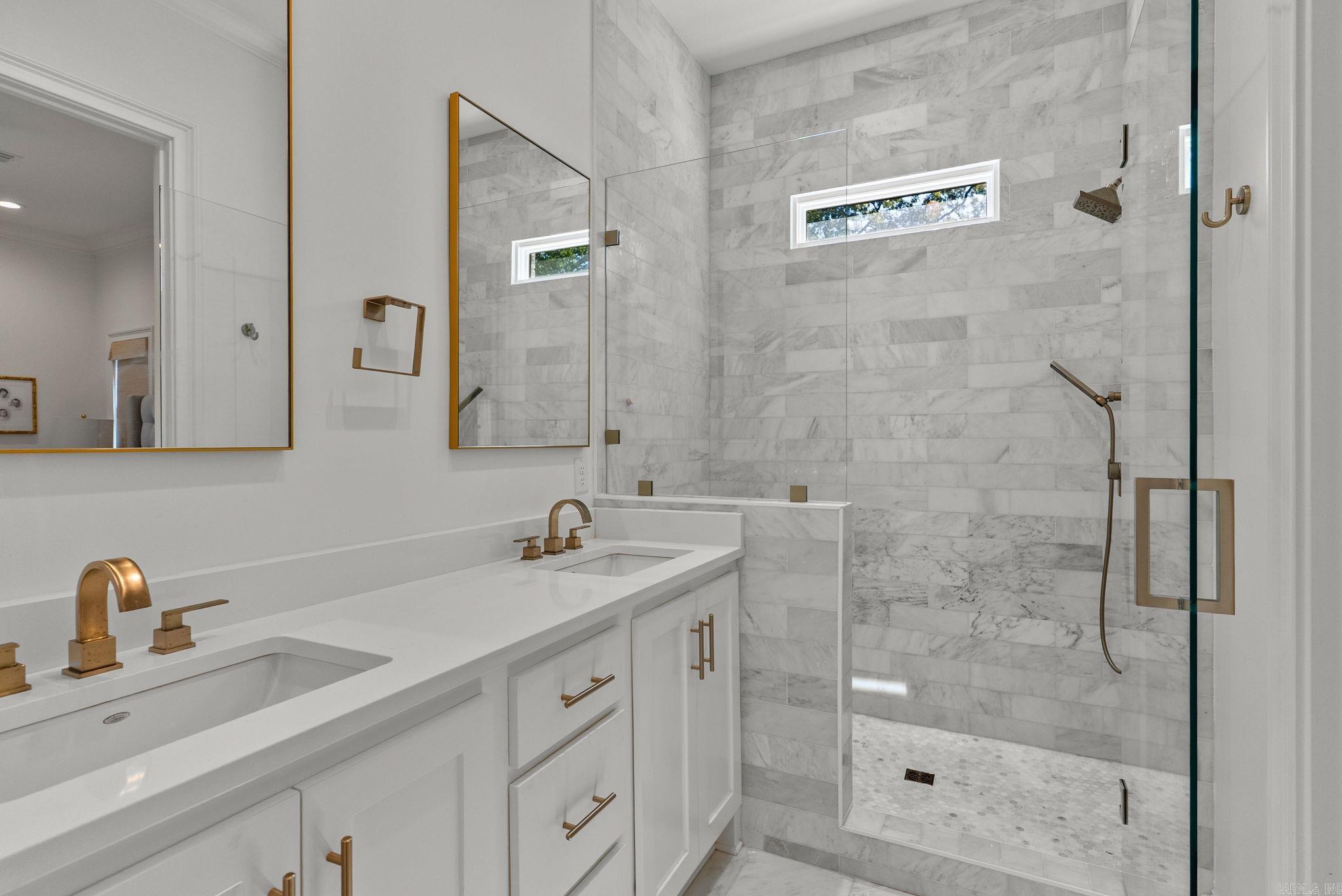 NEWTONS - Residential