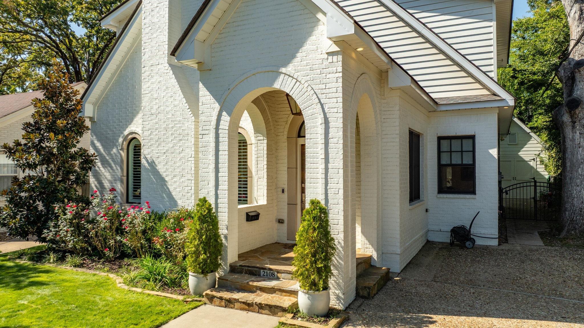 NEWTONS - Residential