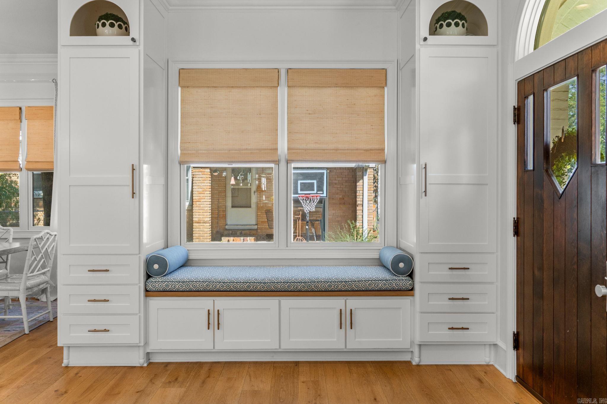 NEWTONS - Residential