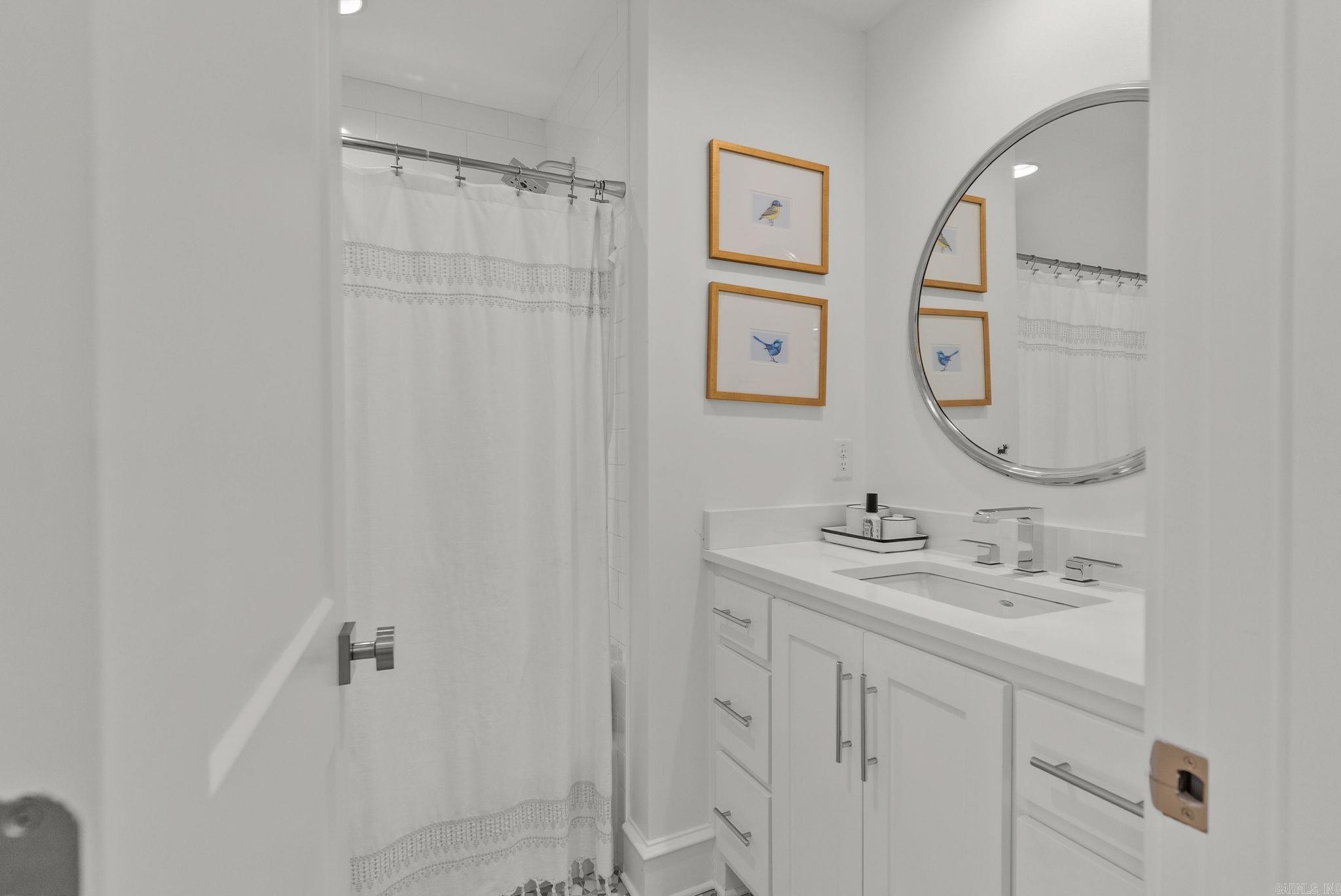 NEWTONS - Residential