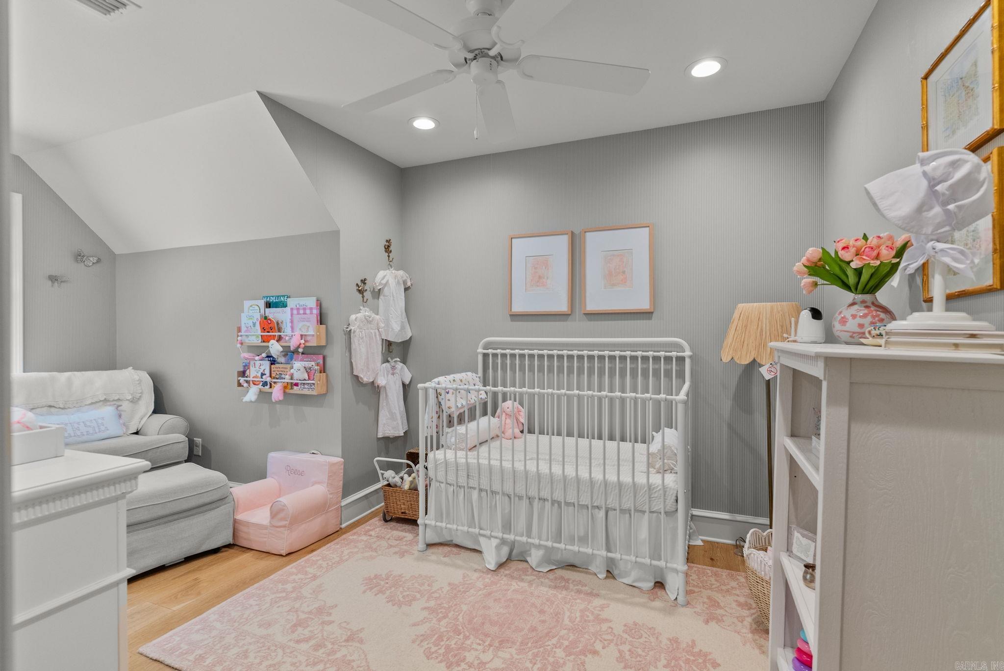NEWTONS - Residential