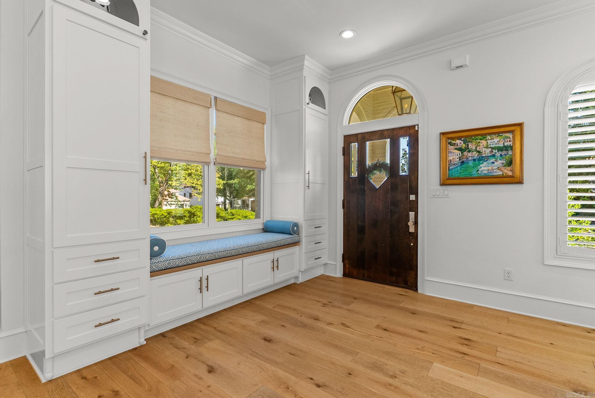 NEWTONS - Residential