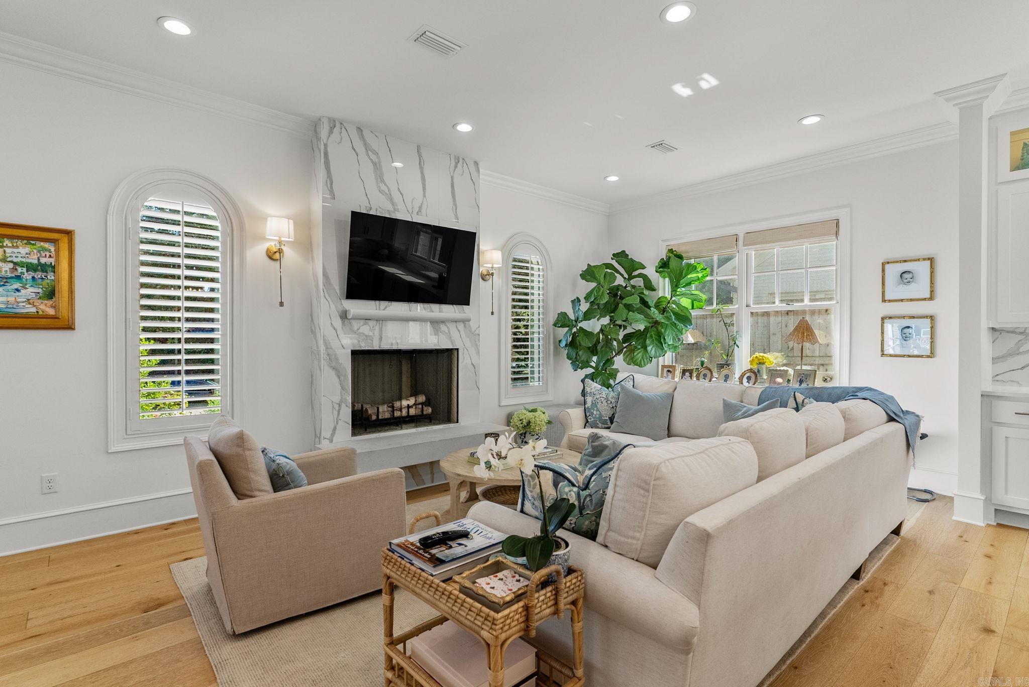 NEWTONS - Residential