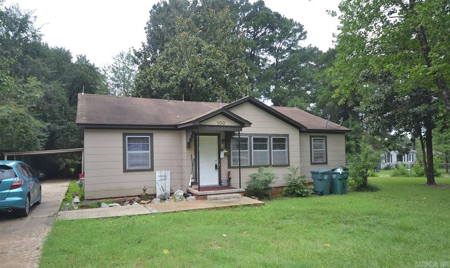 Nice family home close to the schools and shopping centers. Recently updated with new flooring, fresh paint, new light fixtures & ceiling fans. Both bathrooms have been completely remodeled. For more information or to schedule an appointment call Kim @ 870-904-3111 or 870-234-1644. **Measurement is for the purpose of marketing, may not be exact and is not for loan, valuation or other purpose. IF EXACT SQUARE FOOTAGE IS A CONCERN, THE PROPERTY SHOULD BE INDEPENDENTLY MEASURED.