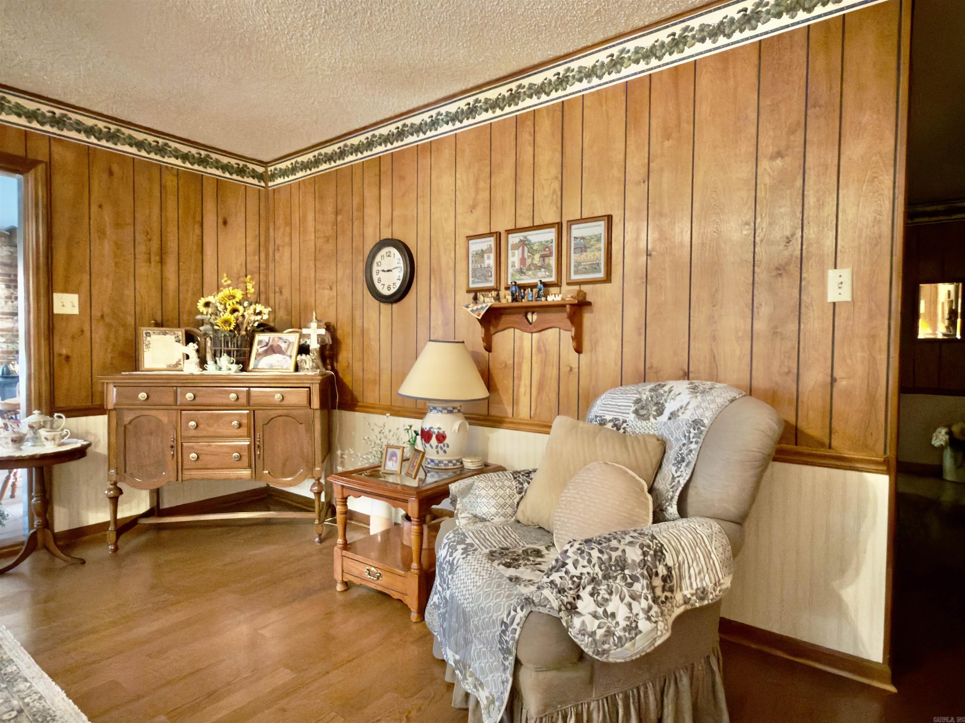 HIDDEN VALLEY - Residential