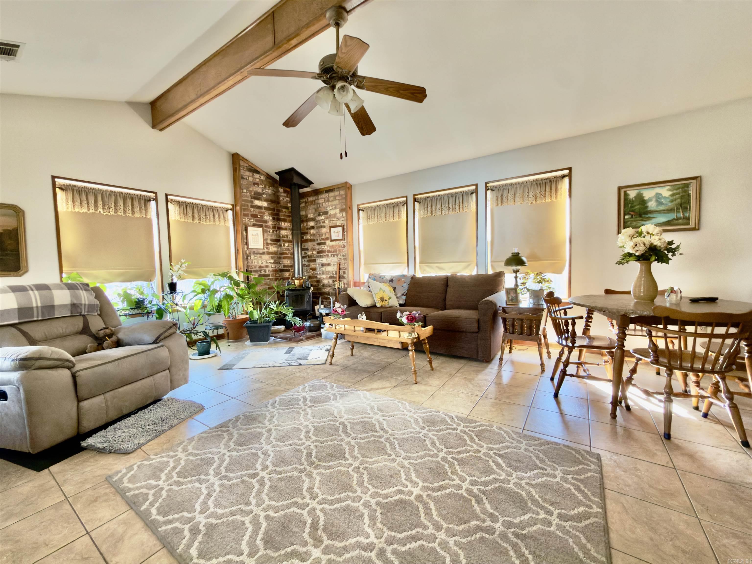 HIDDEN VALLEY - Residential