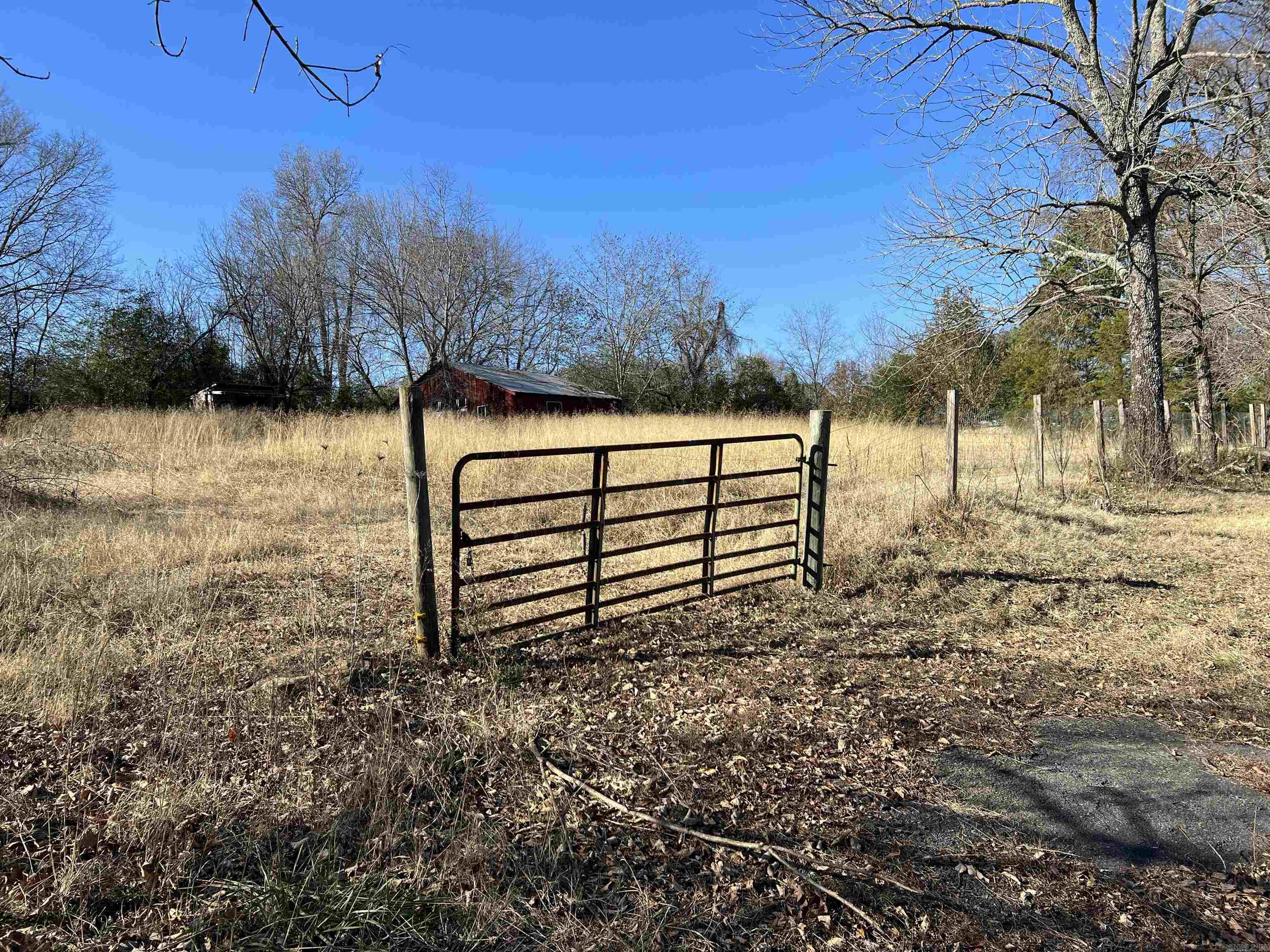 Highway frontage. Barn is included. Fully fenced. Seller will pay for new survey.