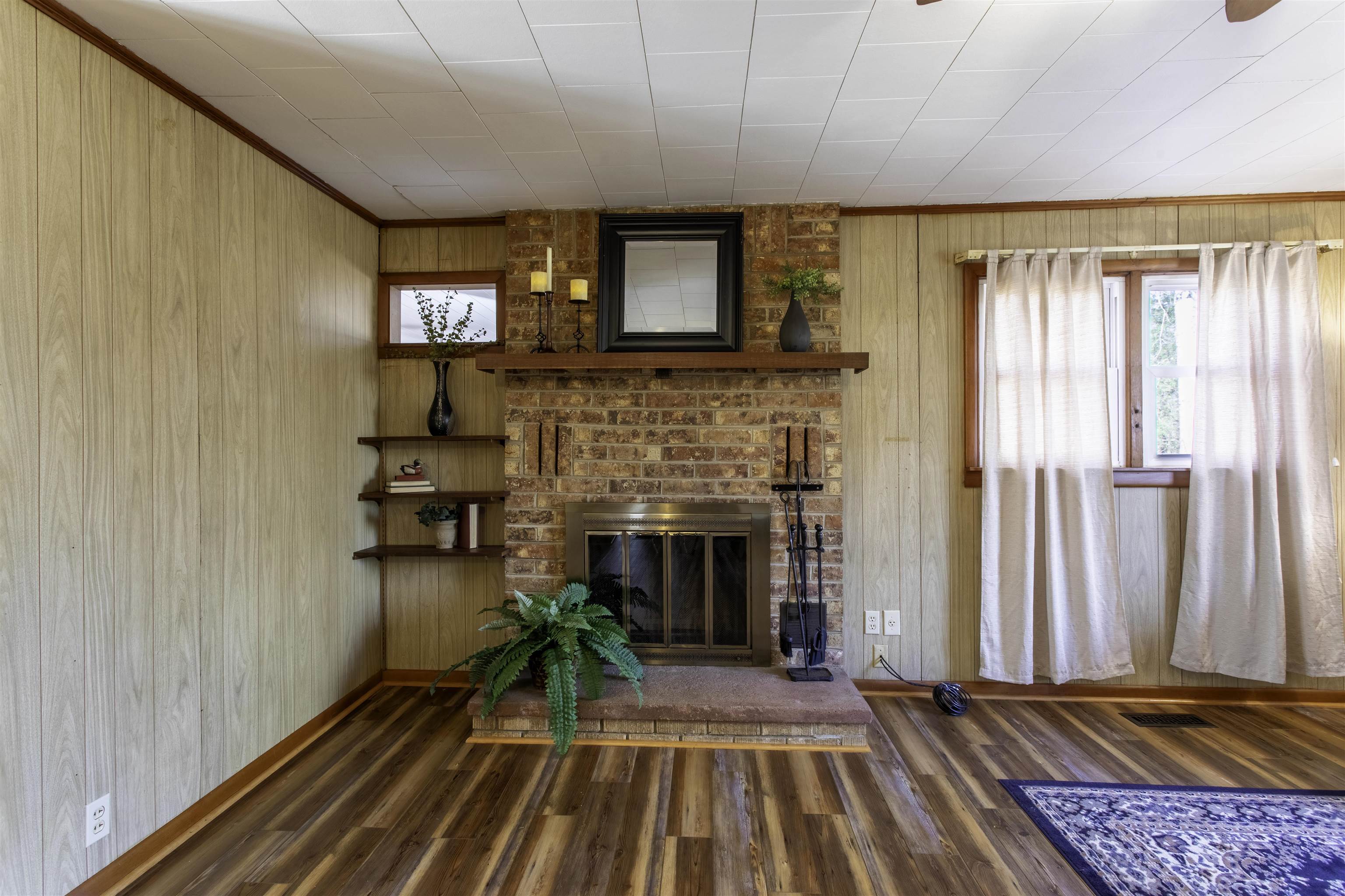 LAKE FORREST ADDN - Residential